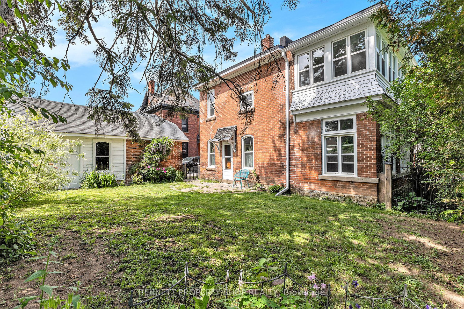 10 Rochester Street Property Photo 31