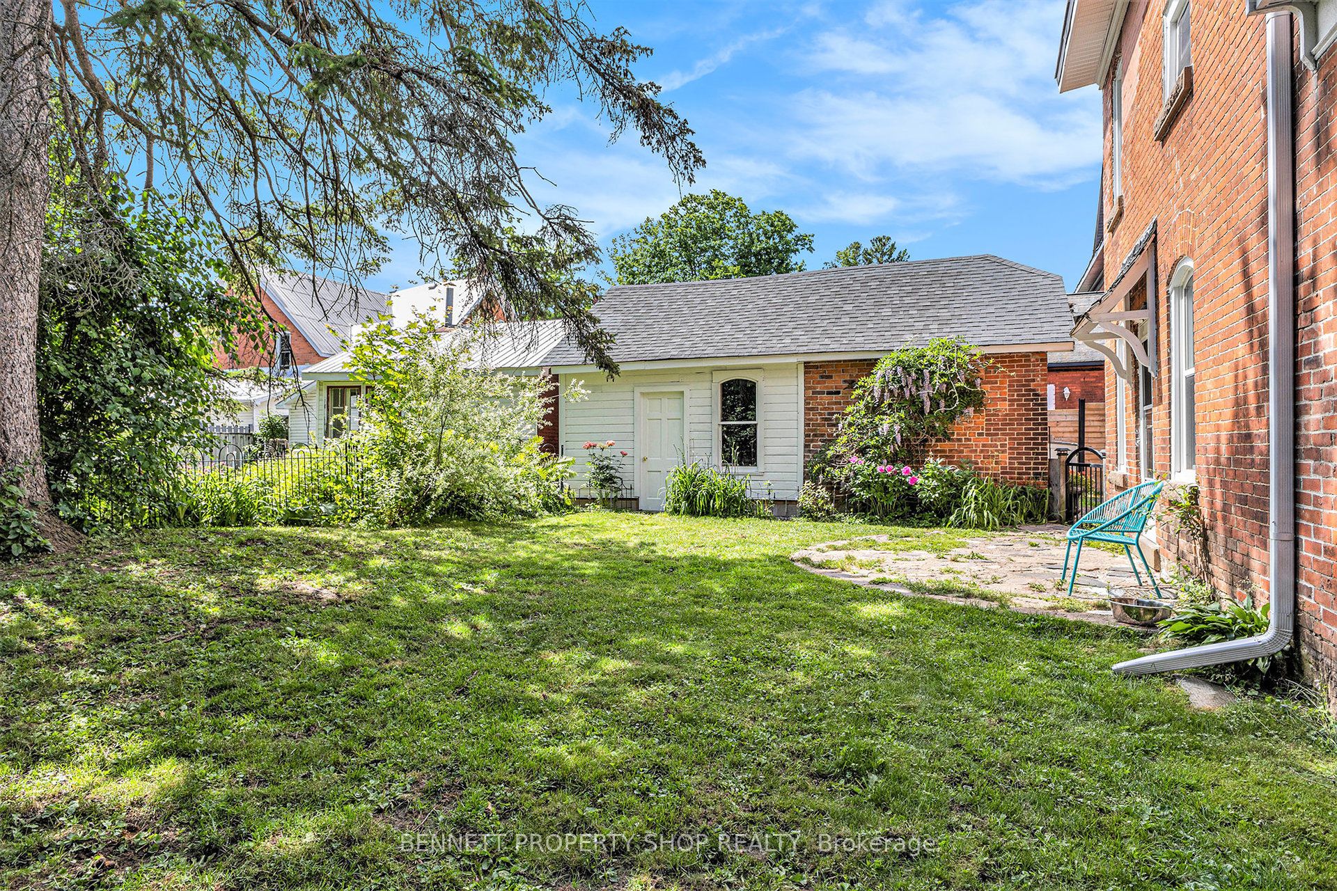 10 Rochester Street Property Photo 32