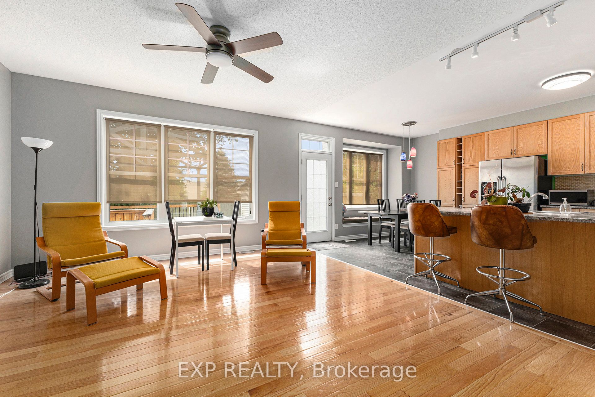 323 Gallantry Way Property Photo 5