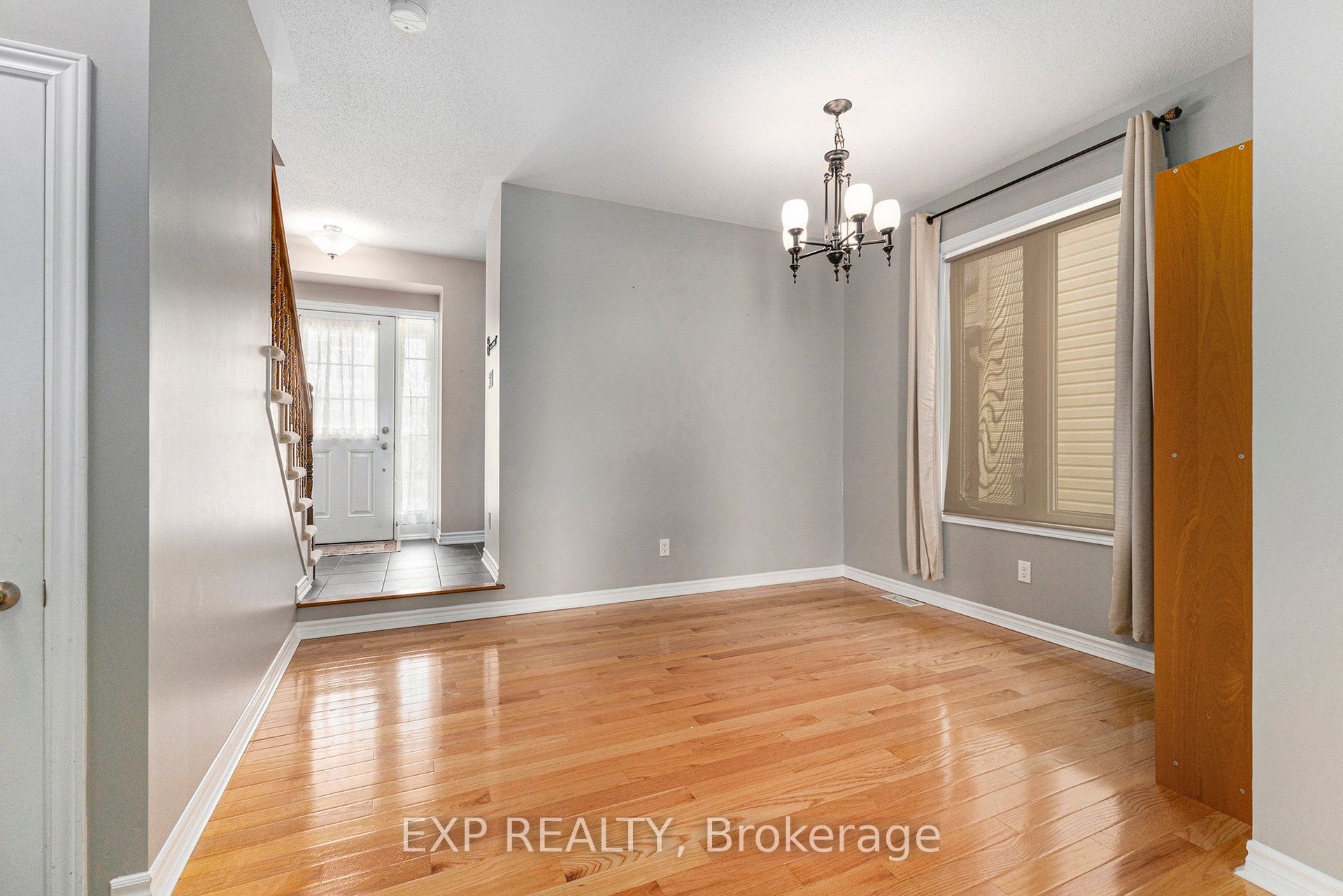 323 Gallantry Way Property Photo 9