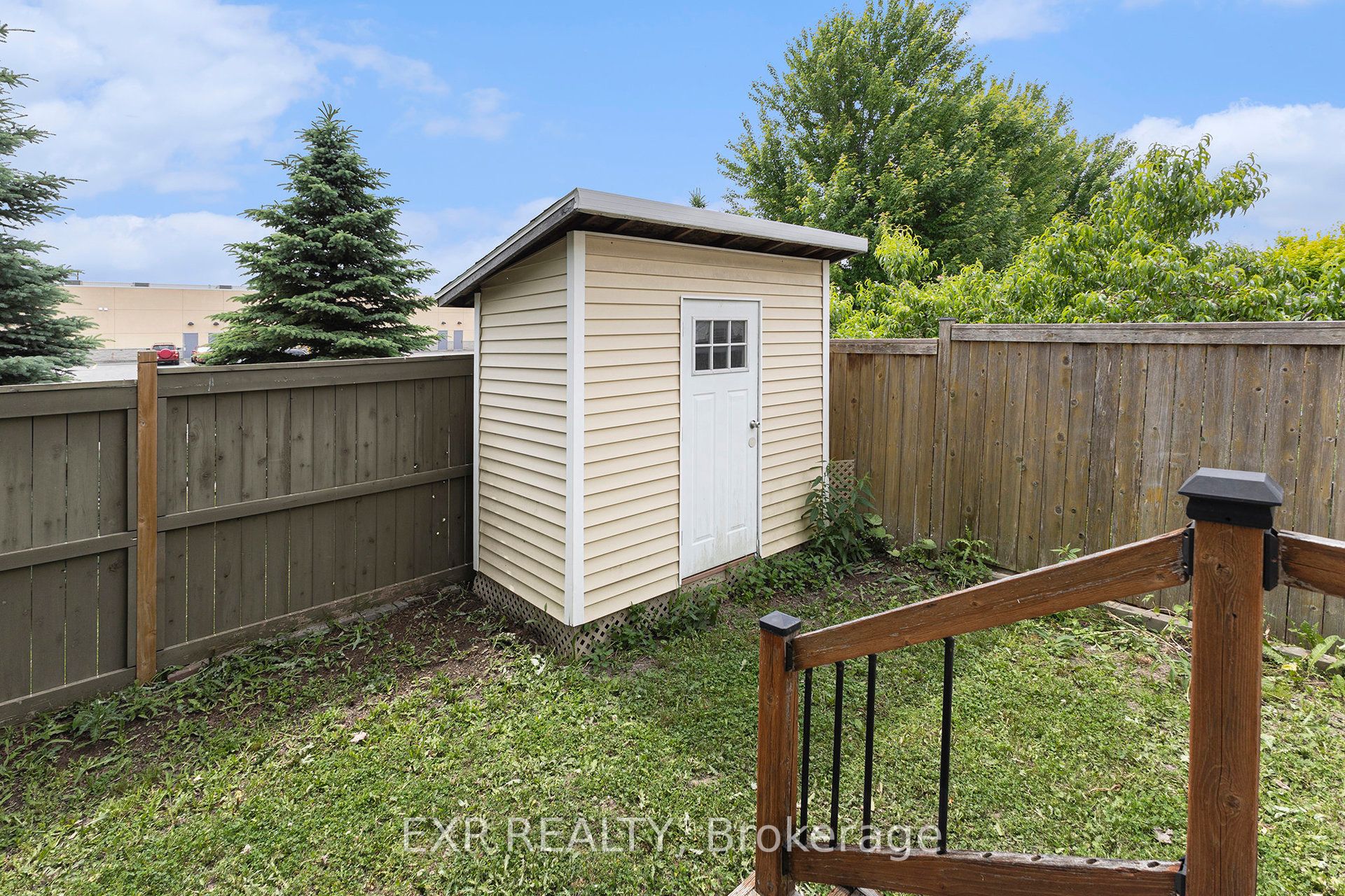323 Gallantry Way Property Photo 26