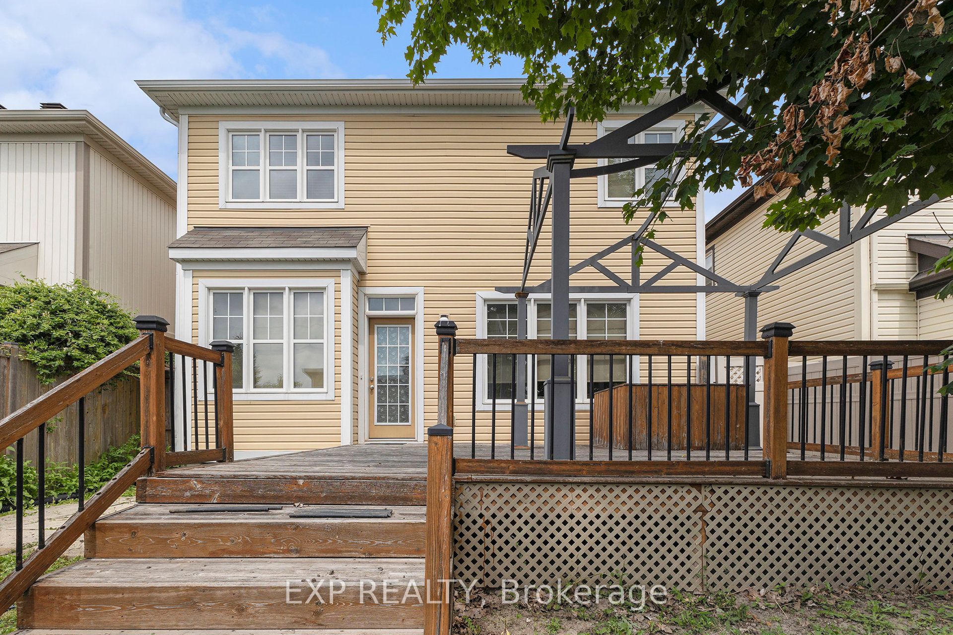 323 Gallantry Way Property Photo 27