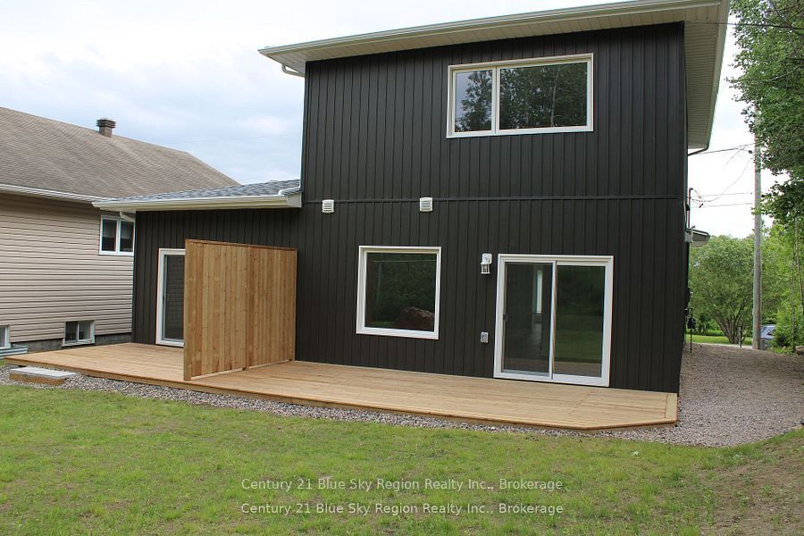16 Birch Street Property Photo 5
