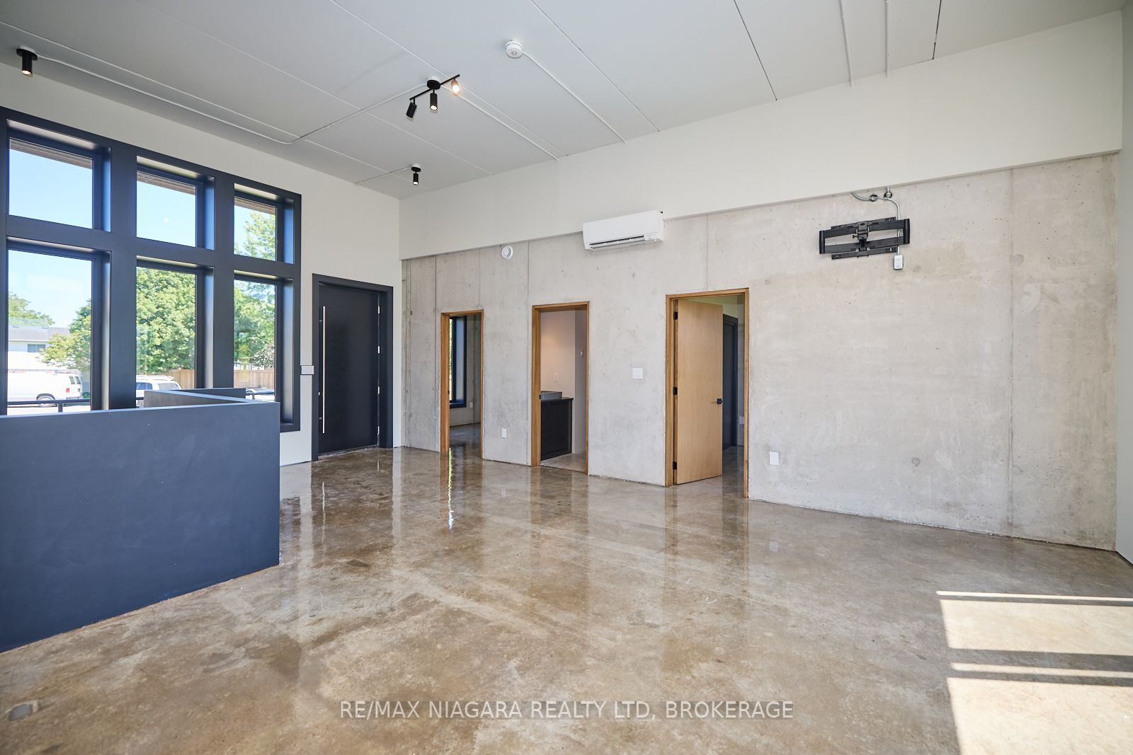 #1 - 21 Heron Pointe Property Photo 12
