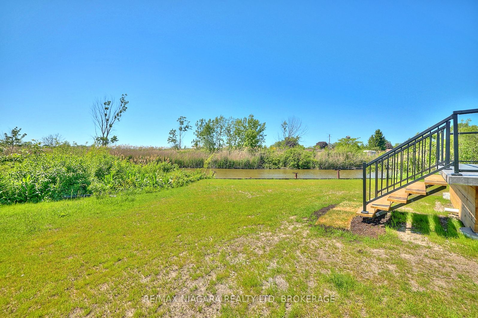 #1 - 21 Heron Pointe Property Photo 19