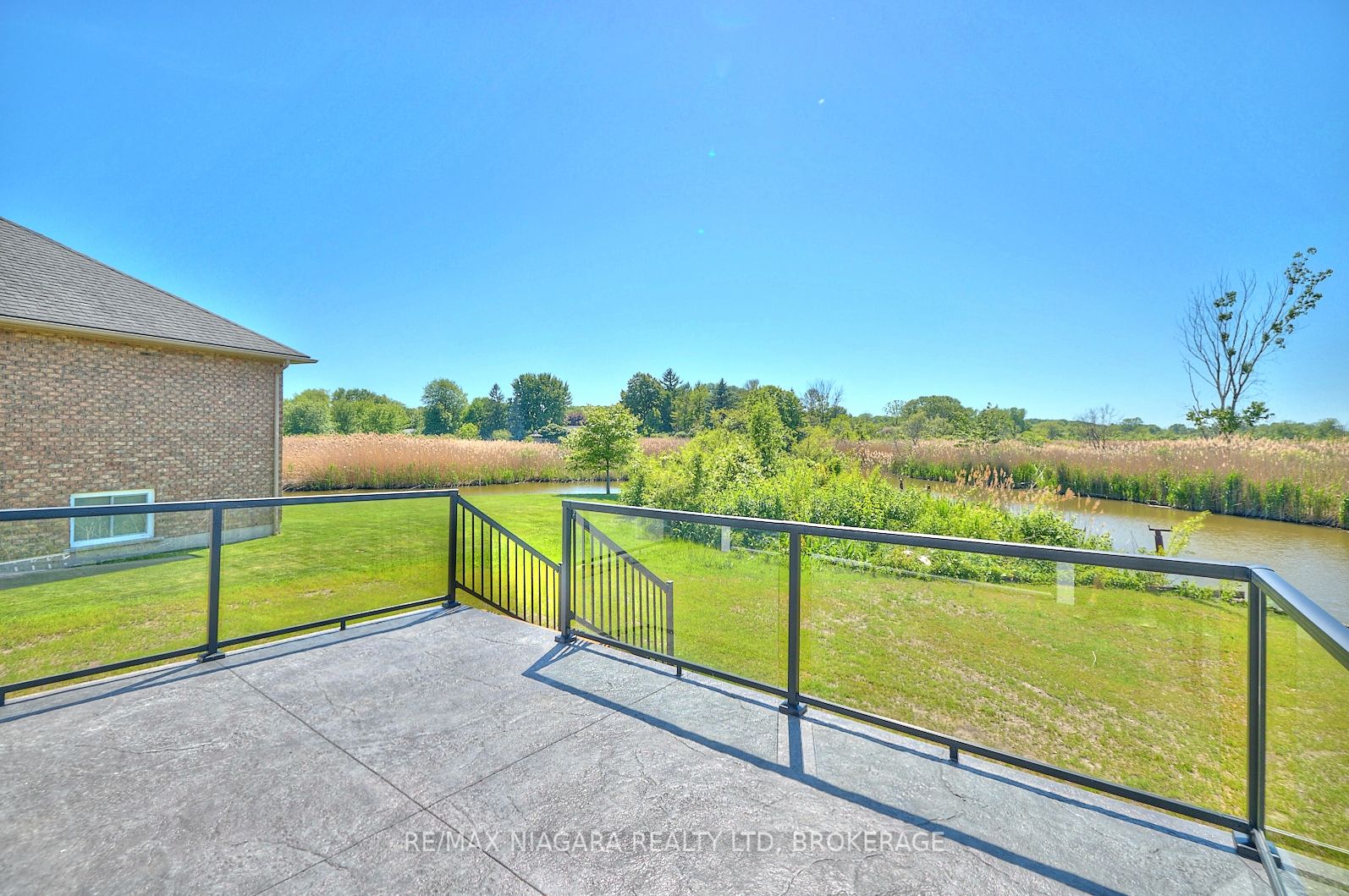 #1 - 21 Heron Pointe Property Photo 20