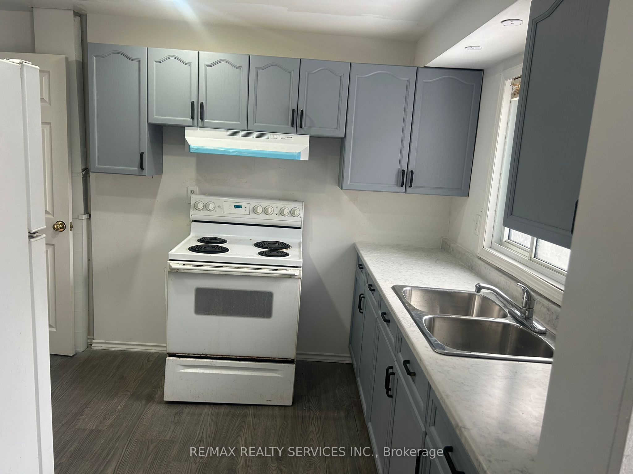 441 Parkview Crescent Property Photo 3