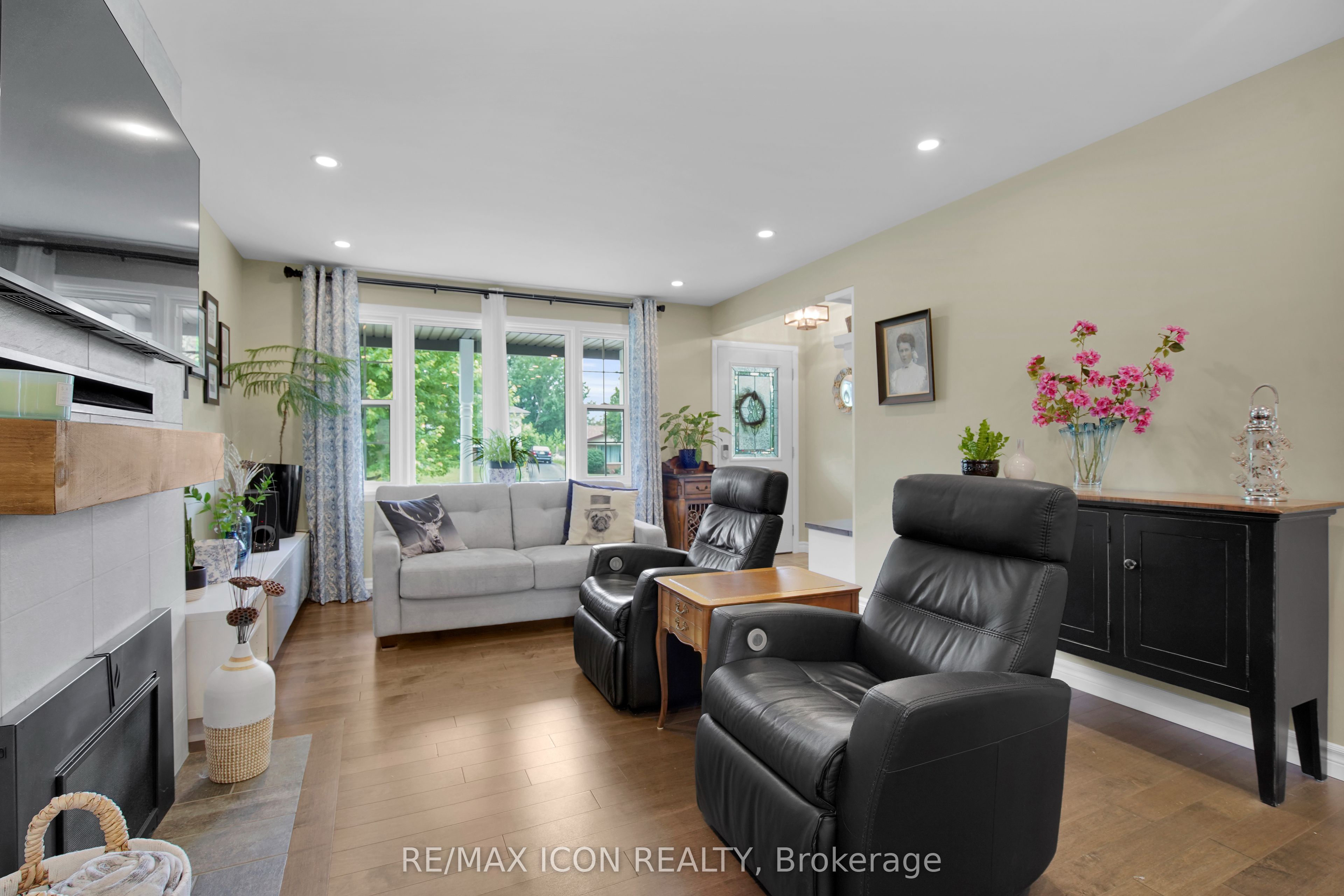 211 Tavistock Road Property Photo 6