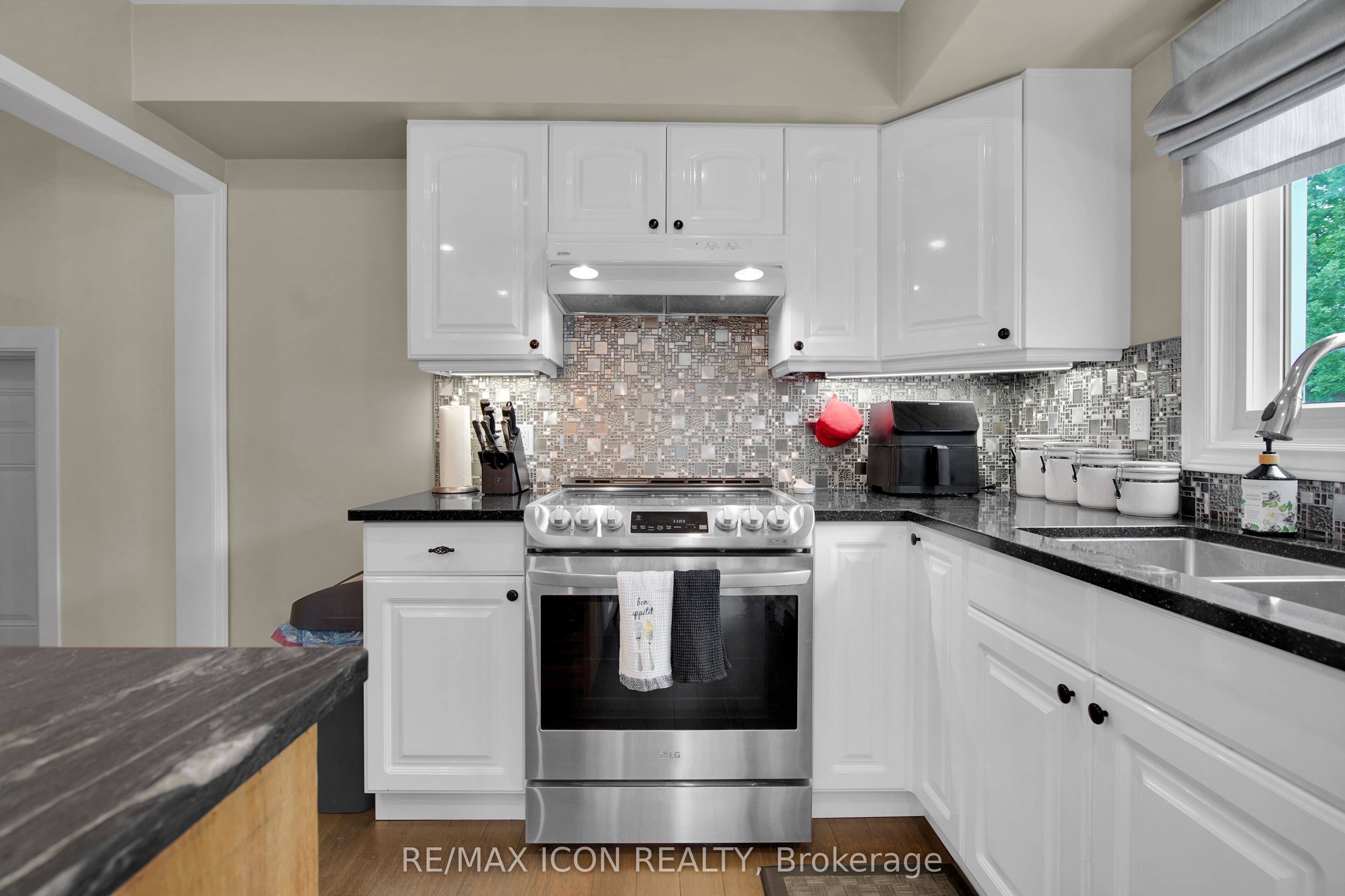 211 Tavistock Road Property Photo 12