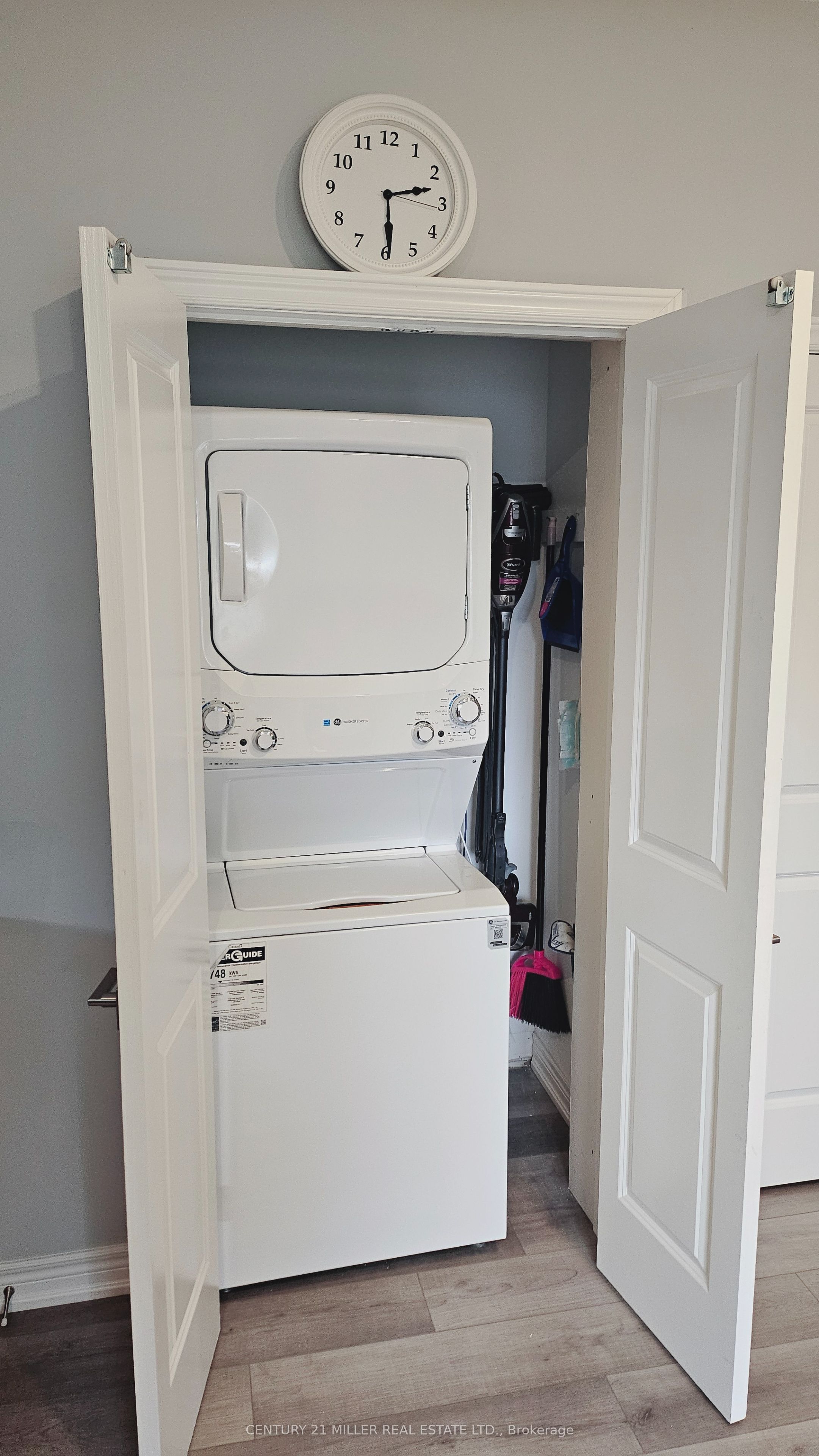 108 (main-upper Unit) Powerview Avenue Property Photo 16