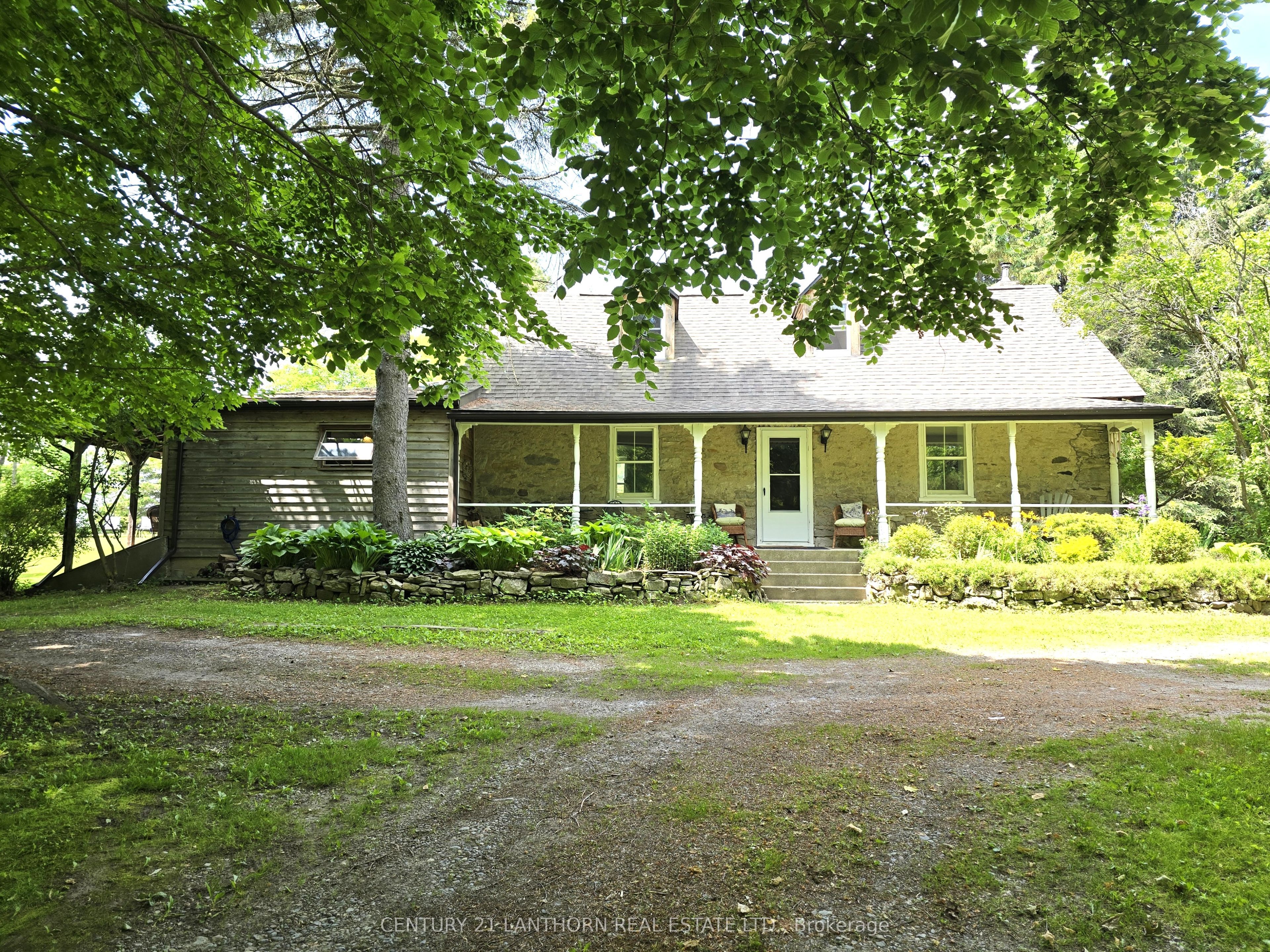 2194 Moira Road Property Photo 8