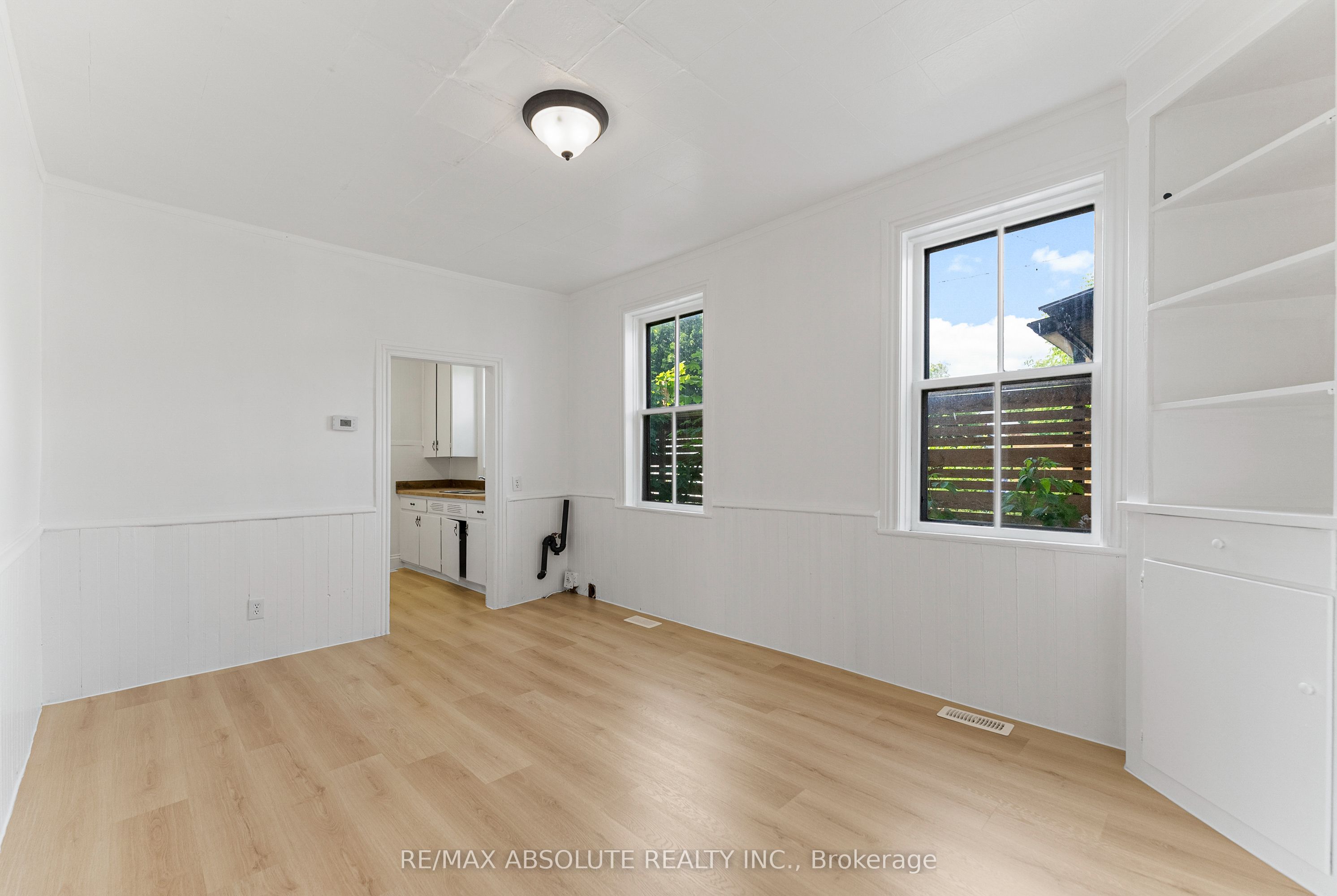 202 Bell Street Property Photo 9