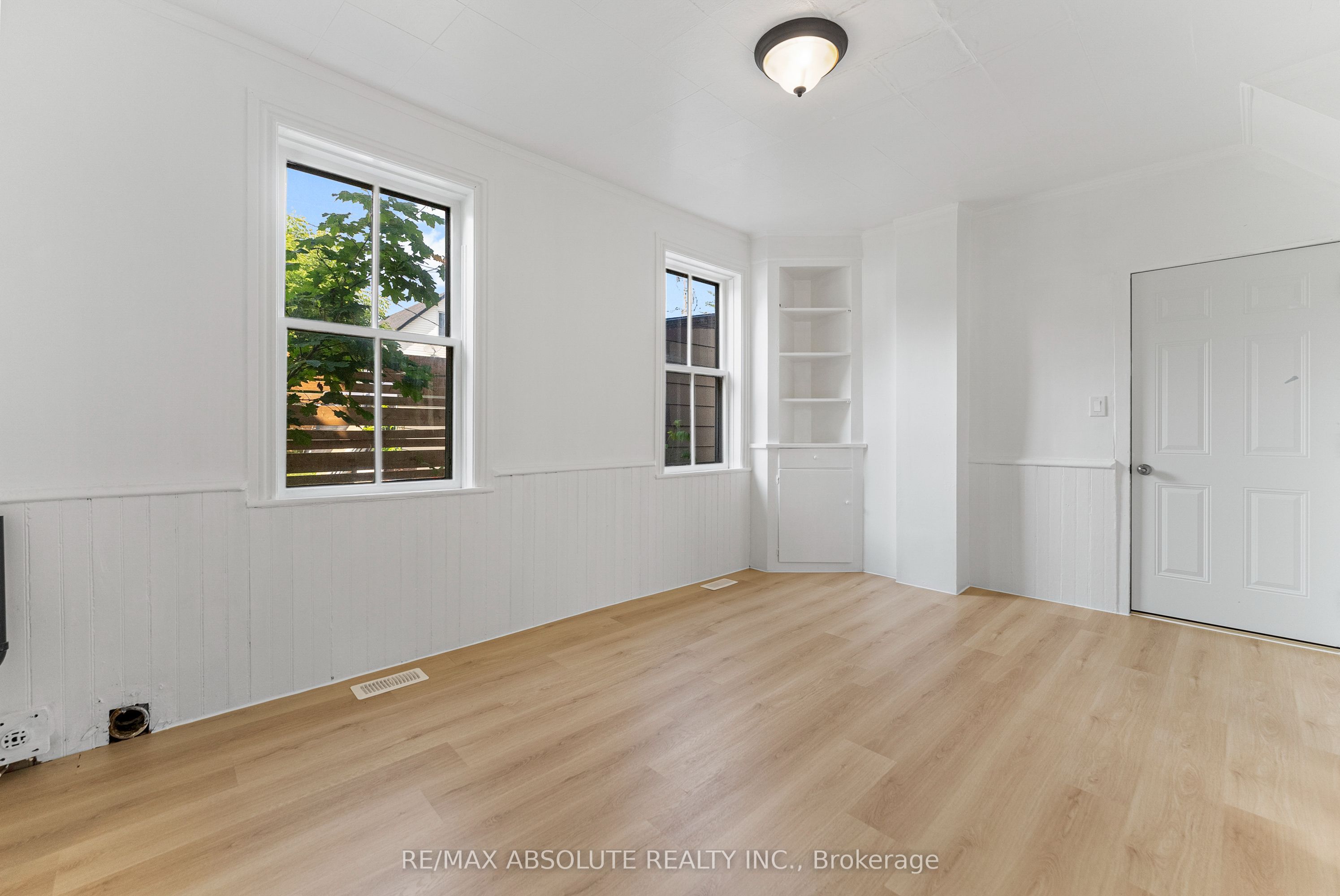 202 Bell Street Property Photo 11