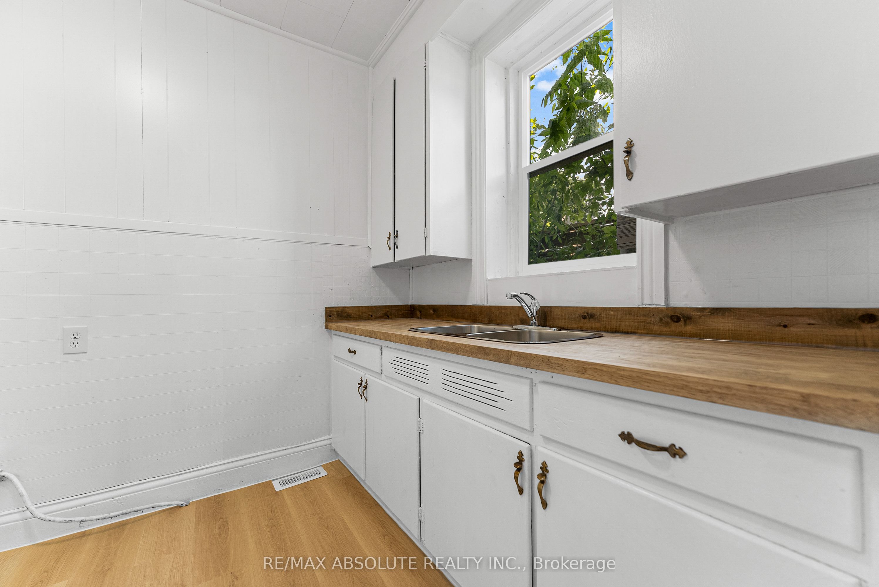 202 Bell Street Property Photo 12