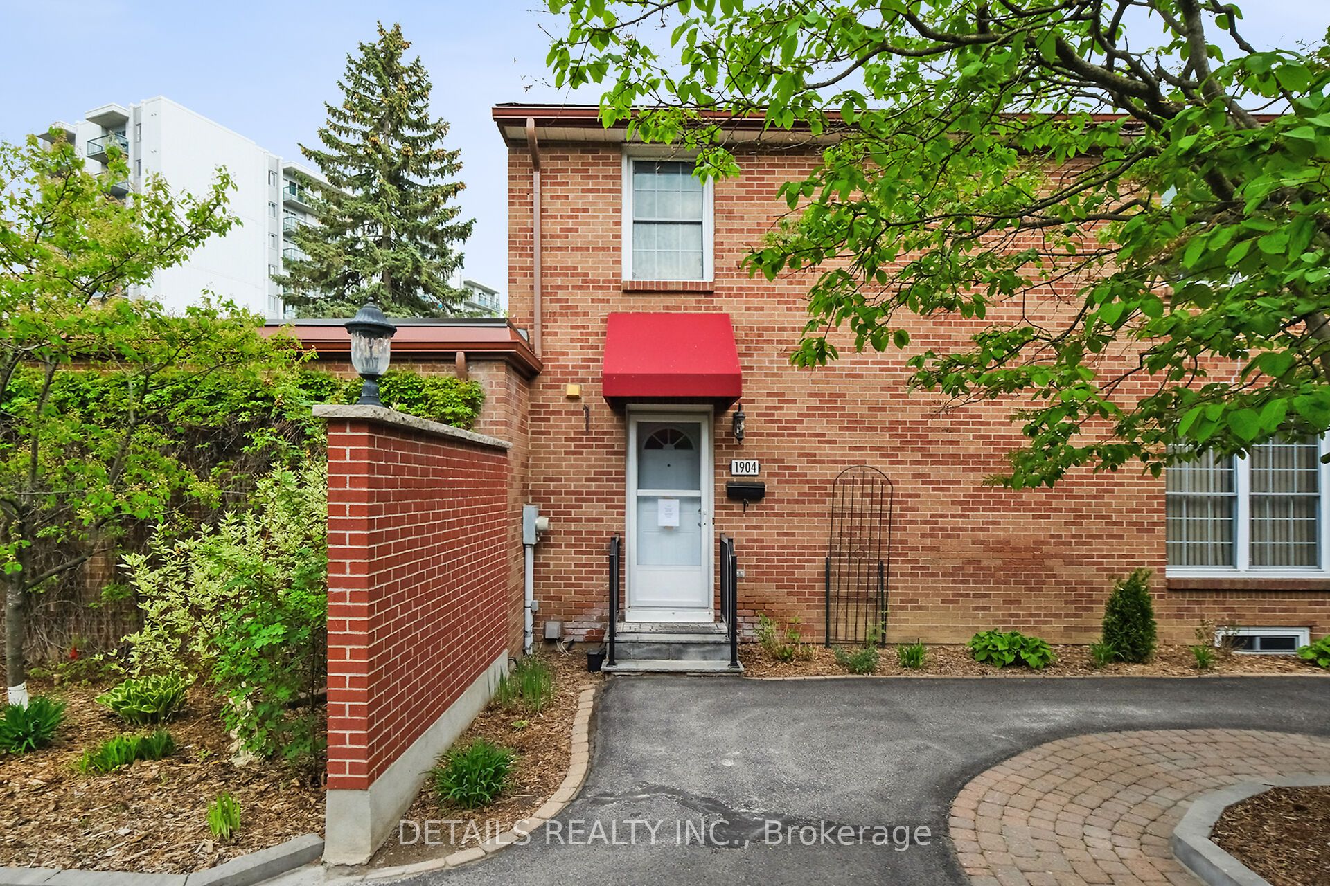 1904 Russell Road Property Photo 1