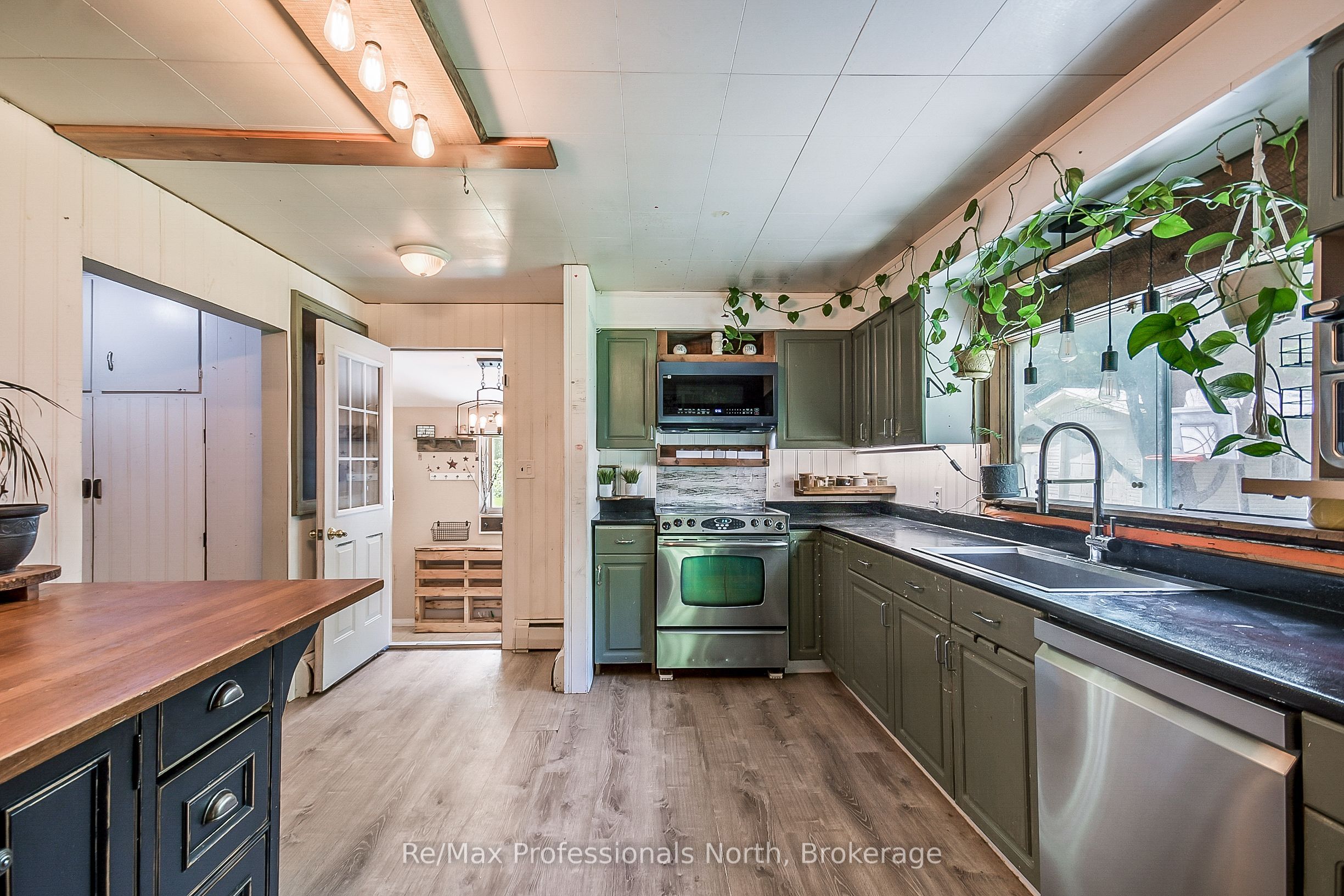1014 Manitoba Street Property Photo 4