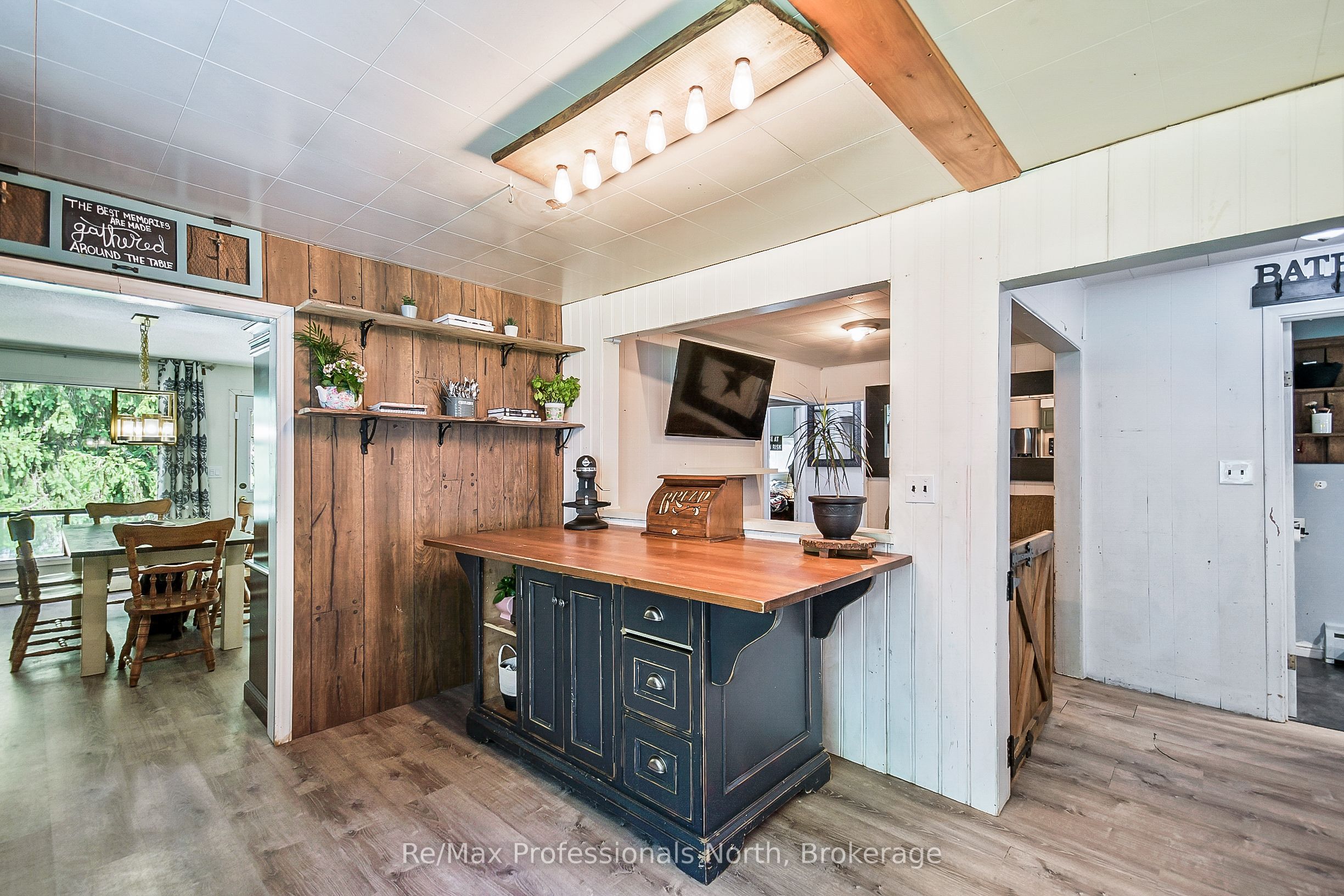 1014 Manitoba Street Property Photo 6