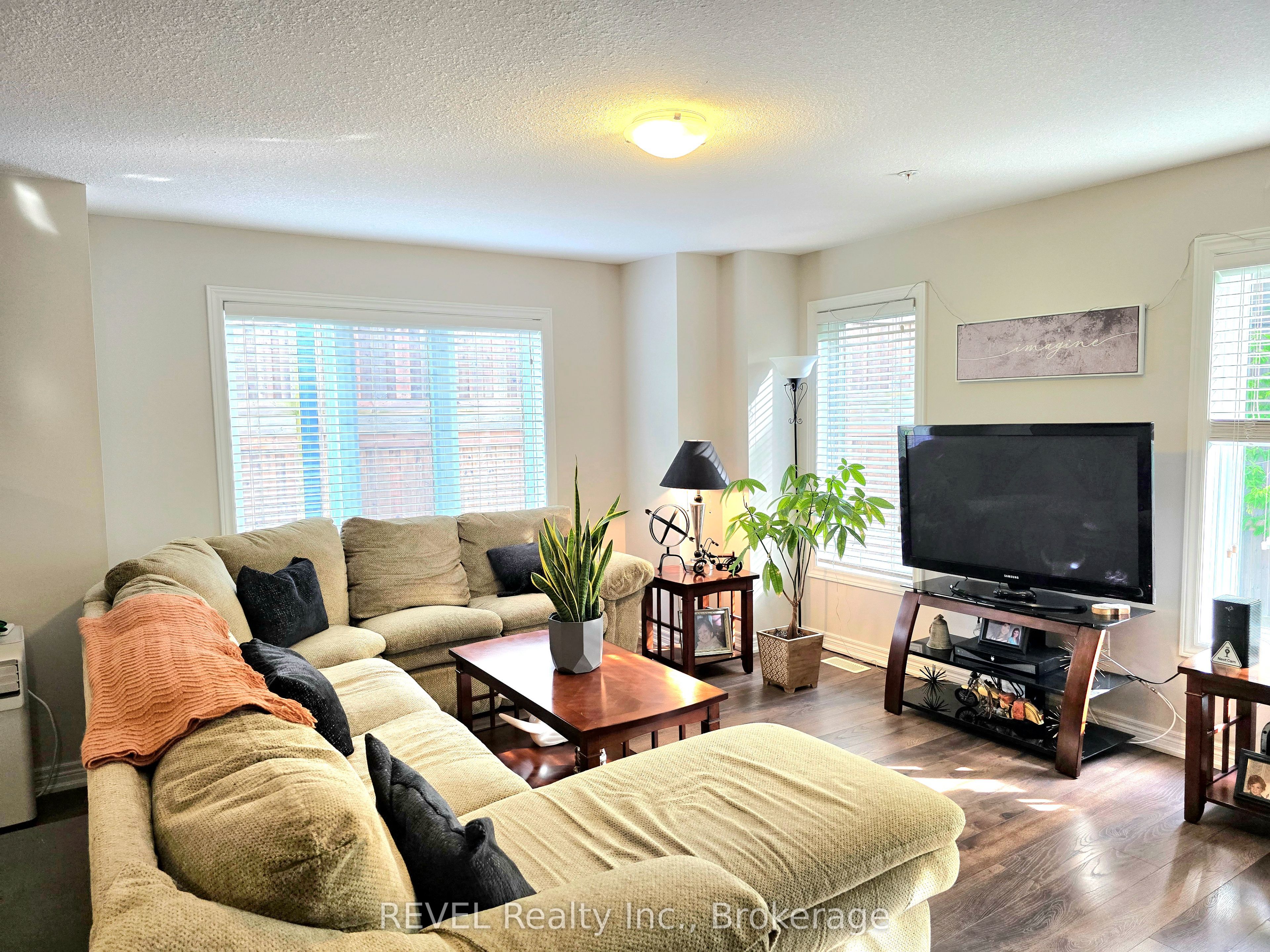 60 Canterbury Drive 12 Property Photo 20