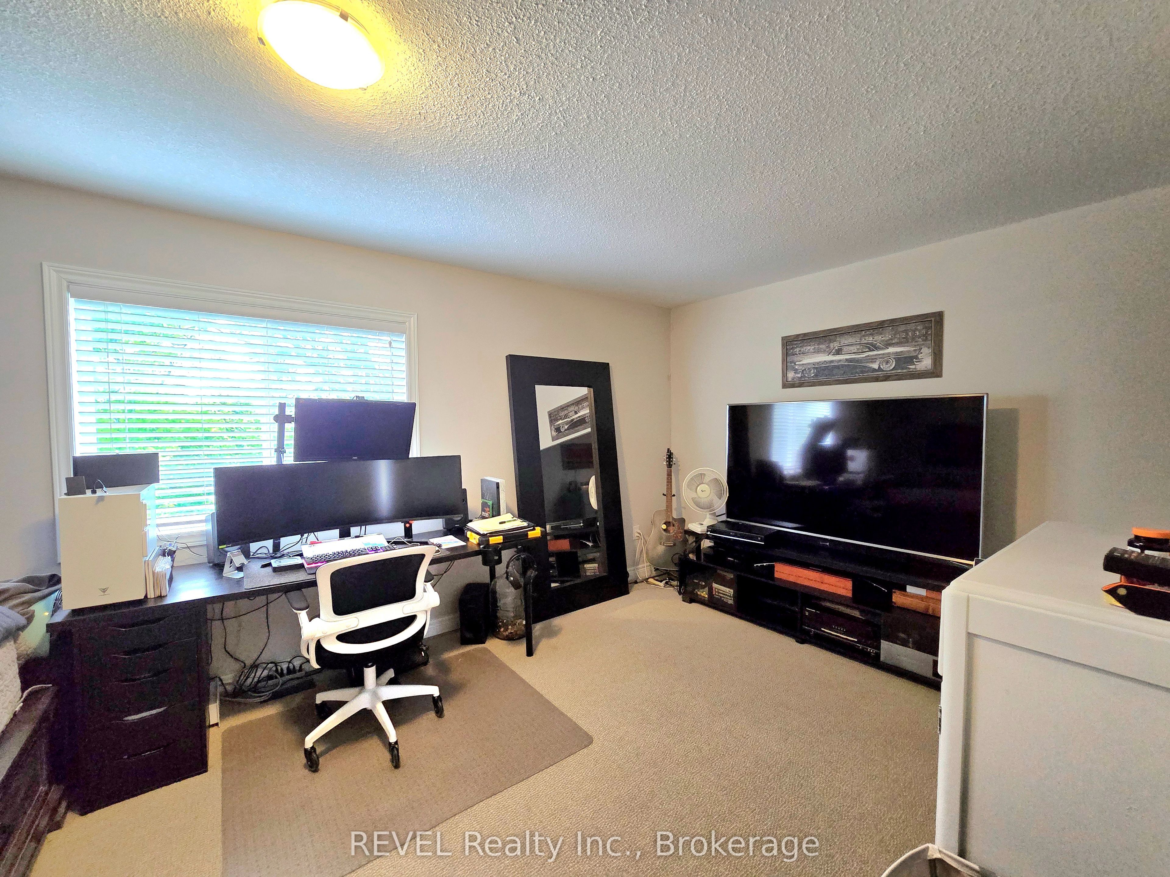 60 Canterbury Drive 12 Property Photo 28