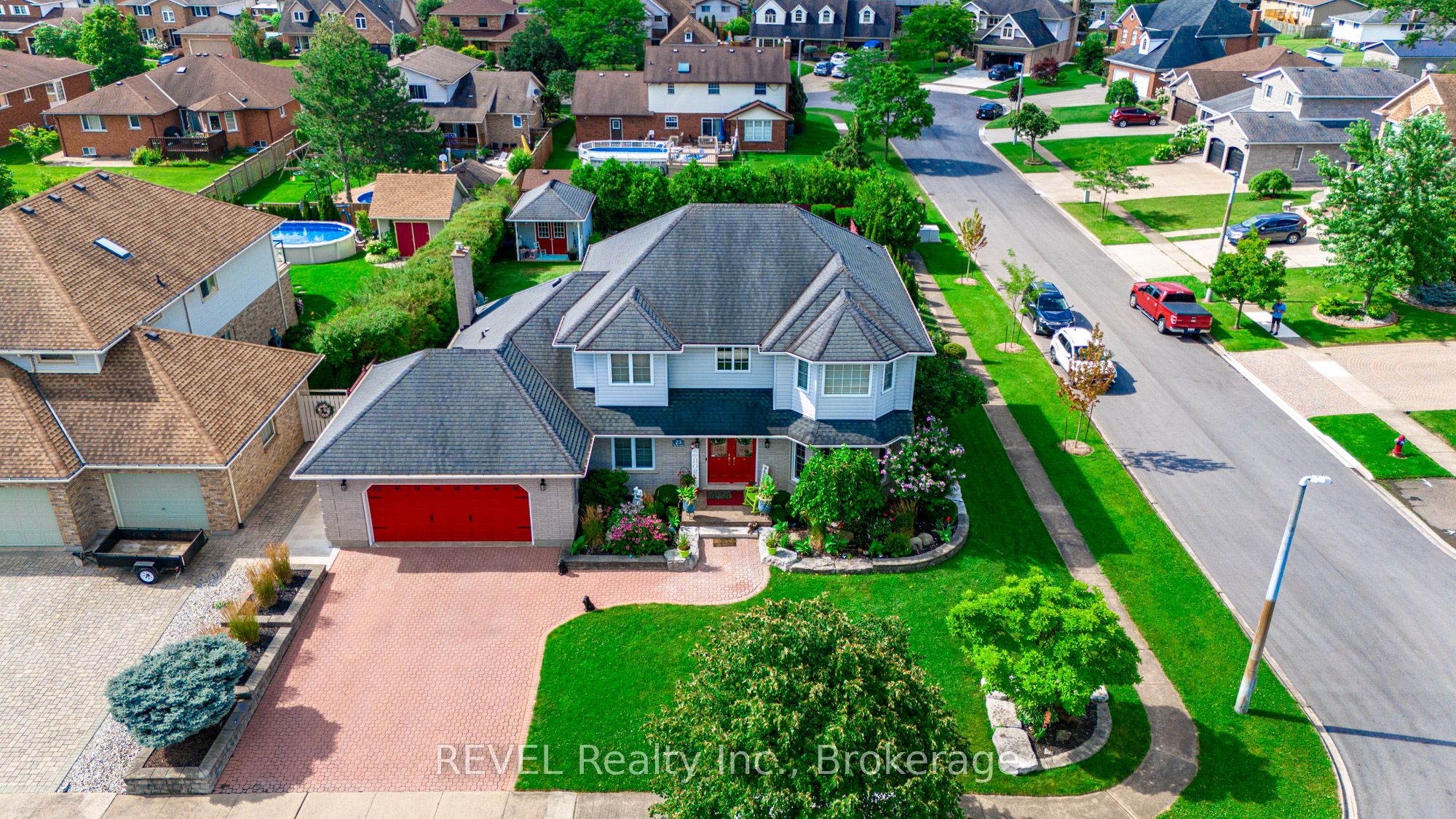 23 Green Meadow Cres Property Photo 1
