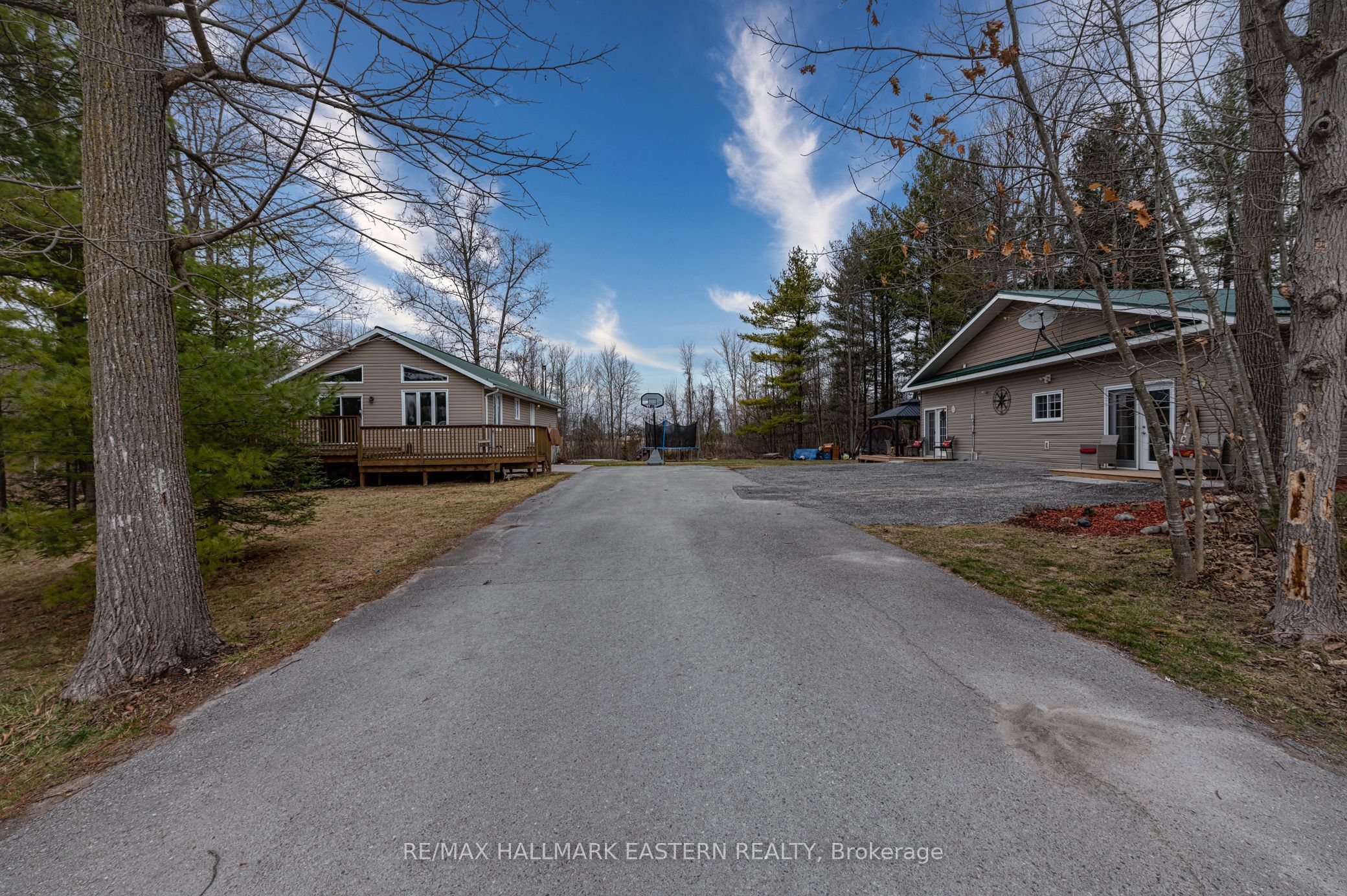 1184 12th Line W Property Photo 1
