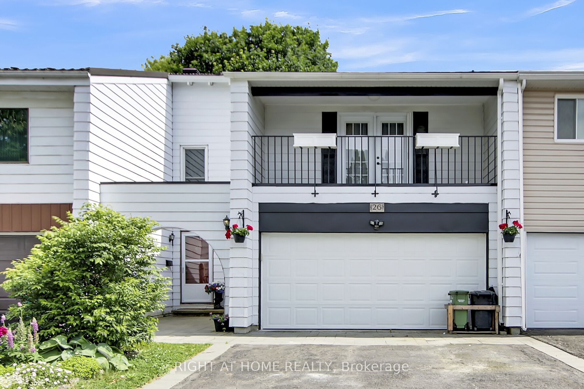 26 Grady Cres Property Photo 1