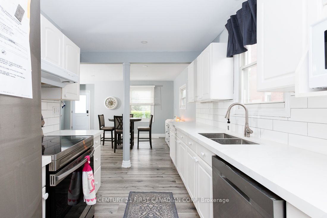 1051 Hamilton Road Property Photo 6