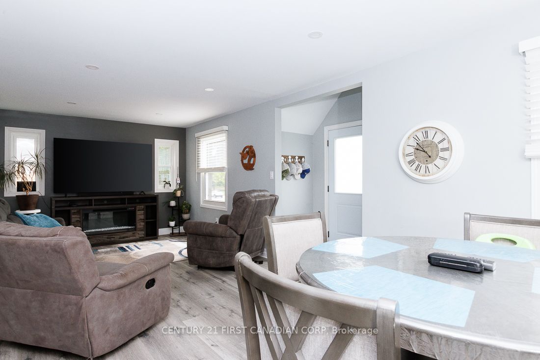 1051 Hamilton Road Property Photo 8