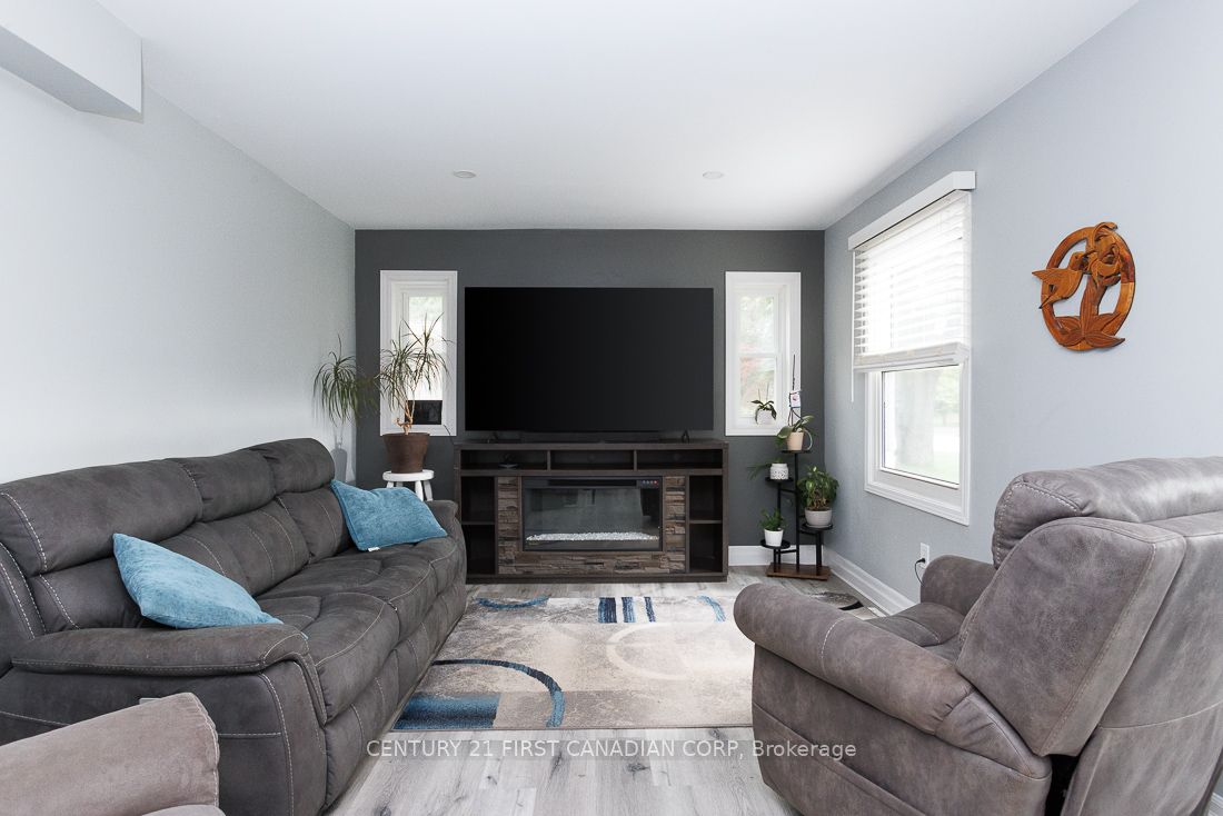 1051 Hamilton Road Property Photo 9