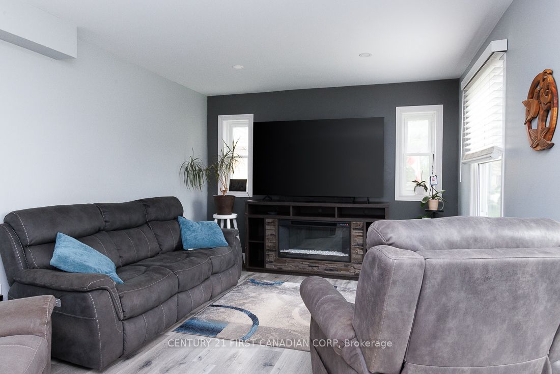 1051 Hamilton Road Property Photo 10