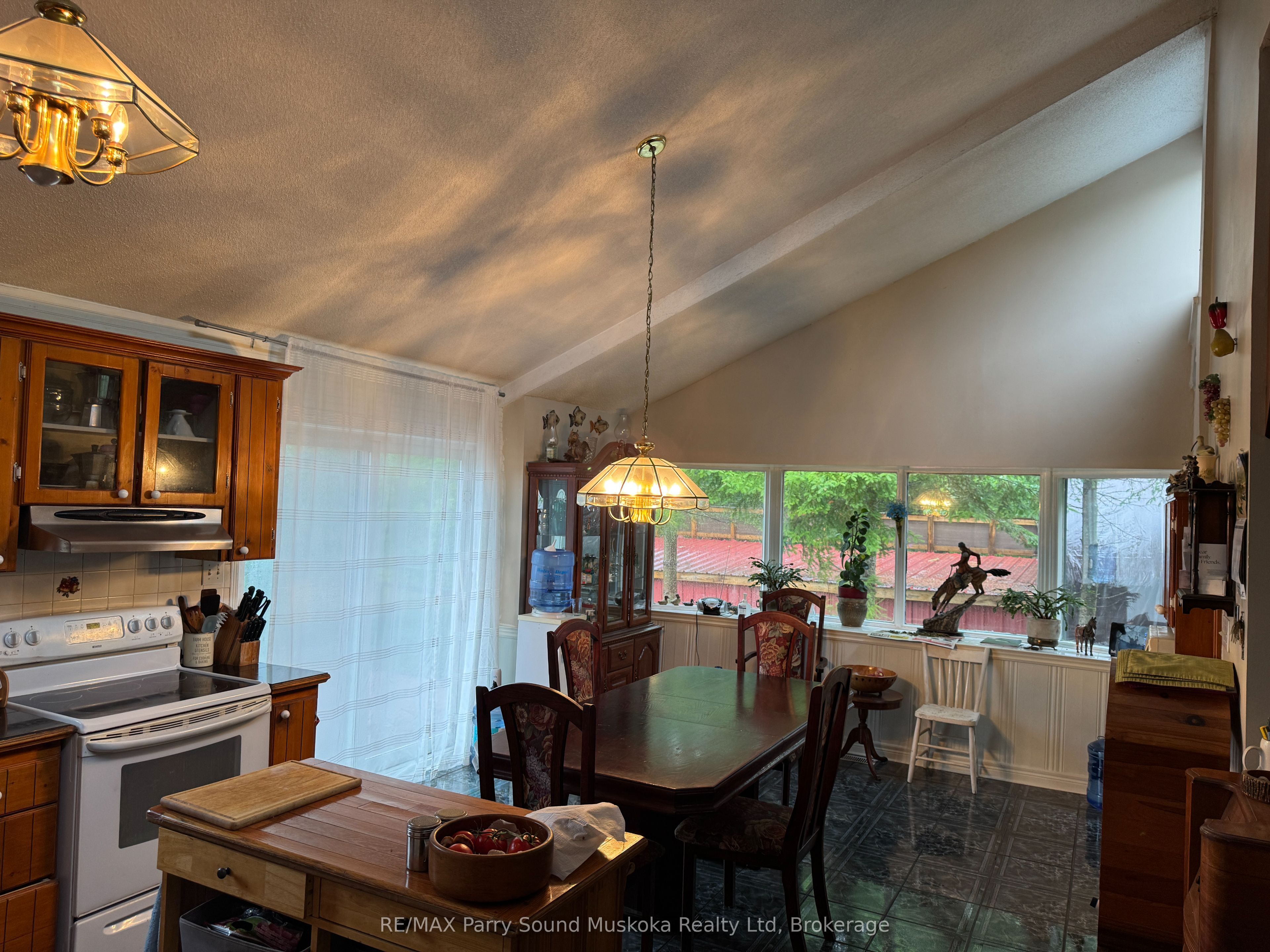 1 Gene's Court Property Photo 13