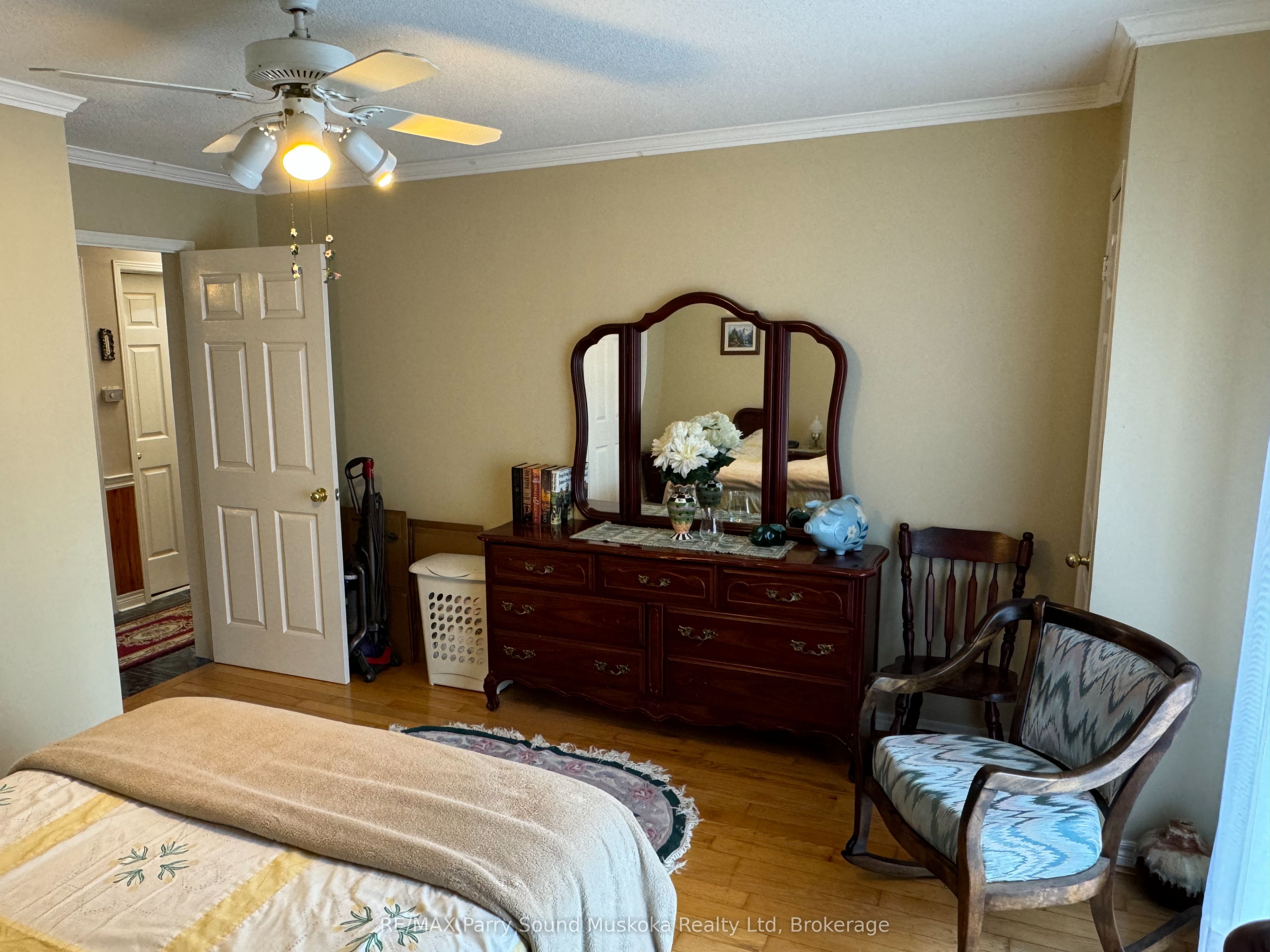 1 Gene's Court Property Photo 18