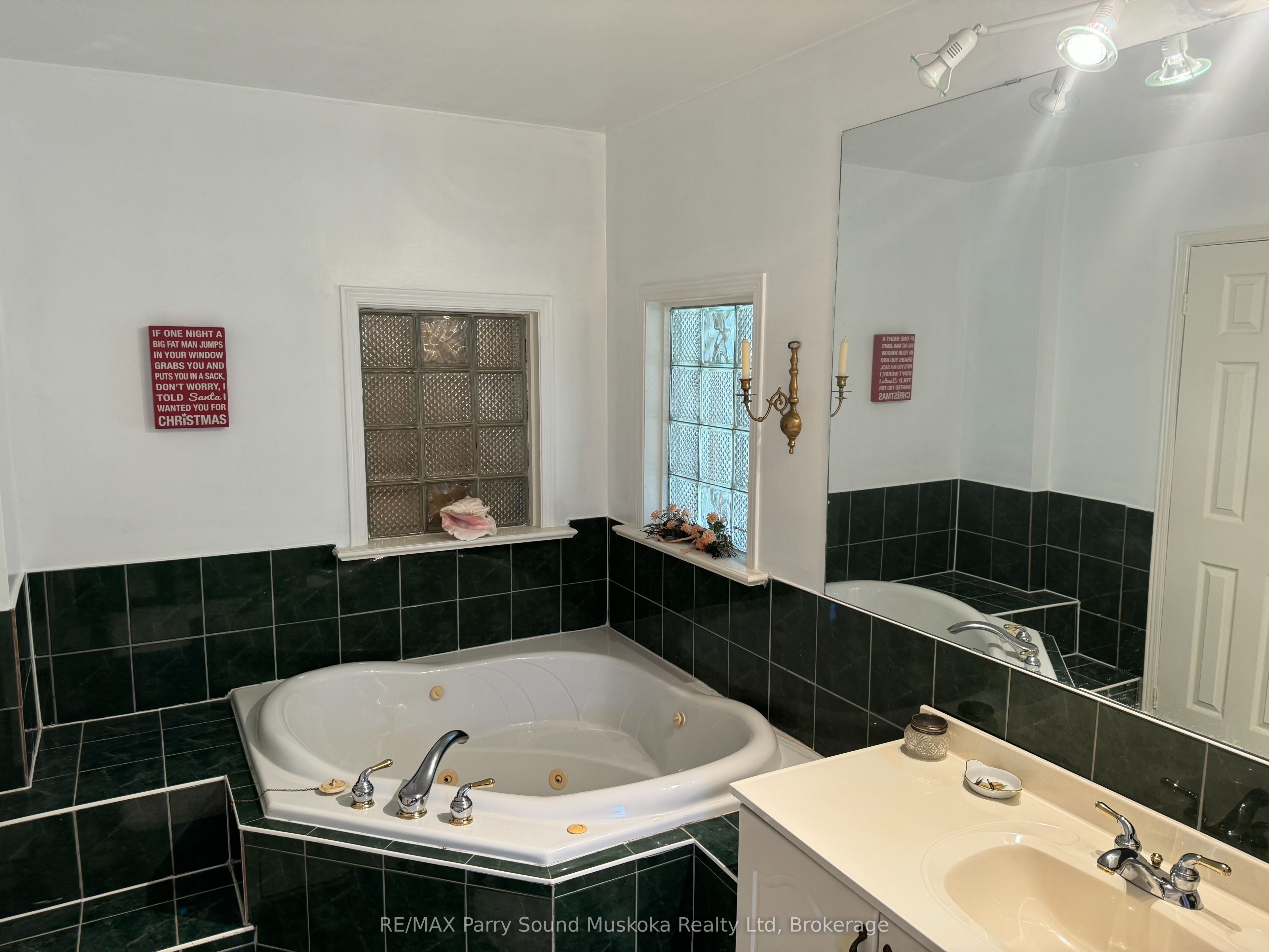 1 Gene's Court Property Photo 19