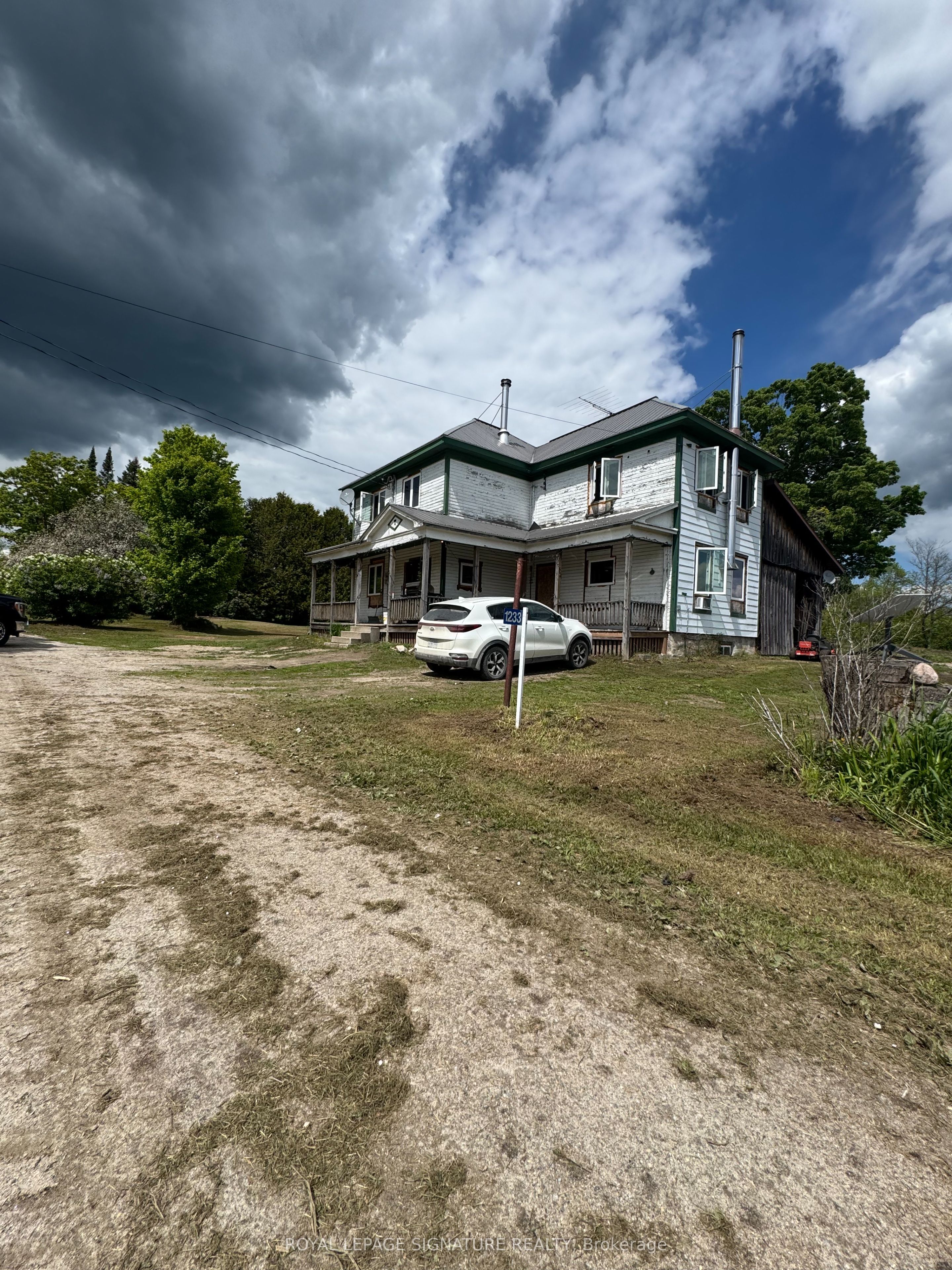 1233 Kingston Line Property Photo 1