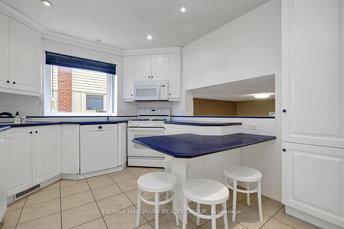 2149 Hubbard Crescent Property Photo 11