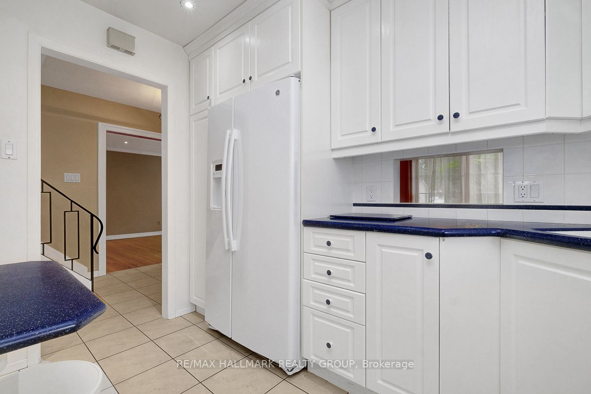 2149 Hubbard Crescent Property Photo 14