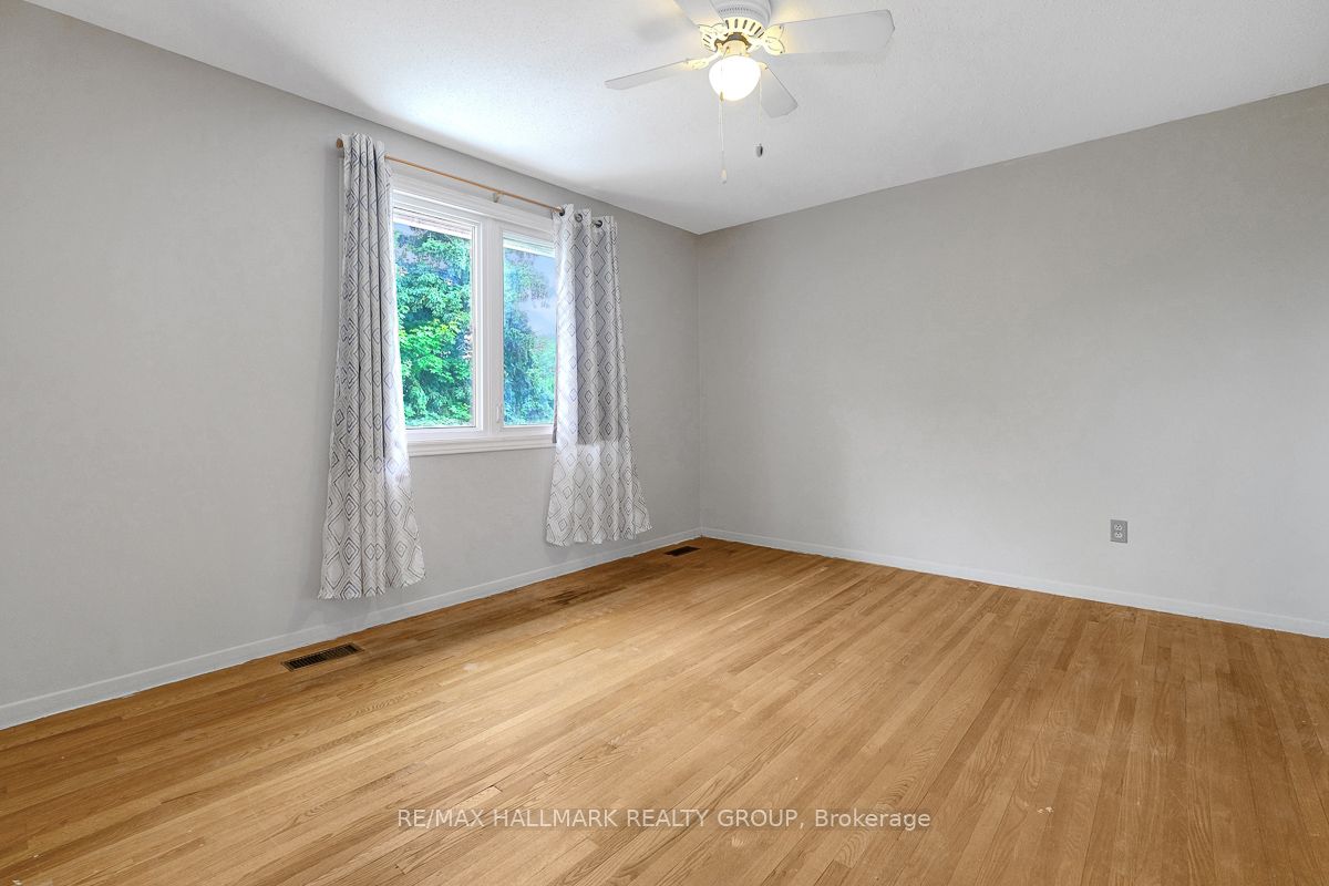 2149 Hubbard Crescent Property Photo 15