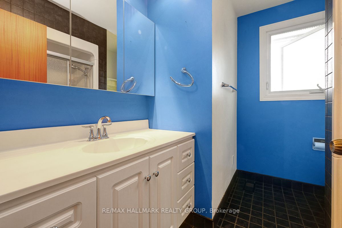 2149 Hubbard Crescent Property Photo 17