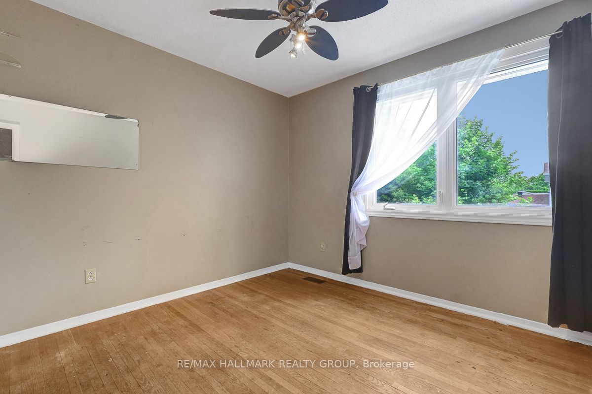 2149 Hubbard Crescent Property Photo 18