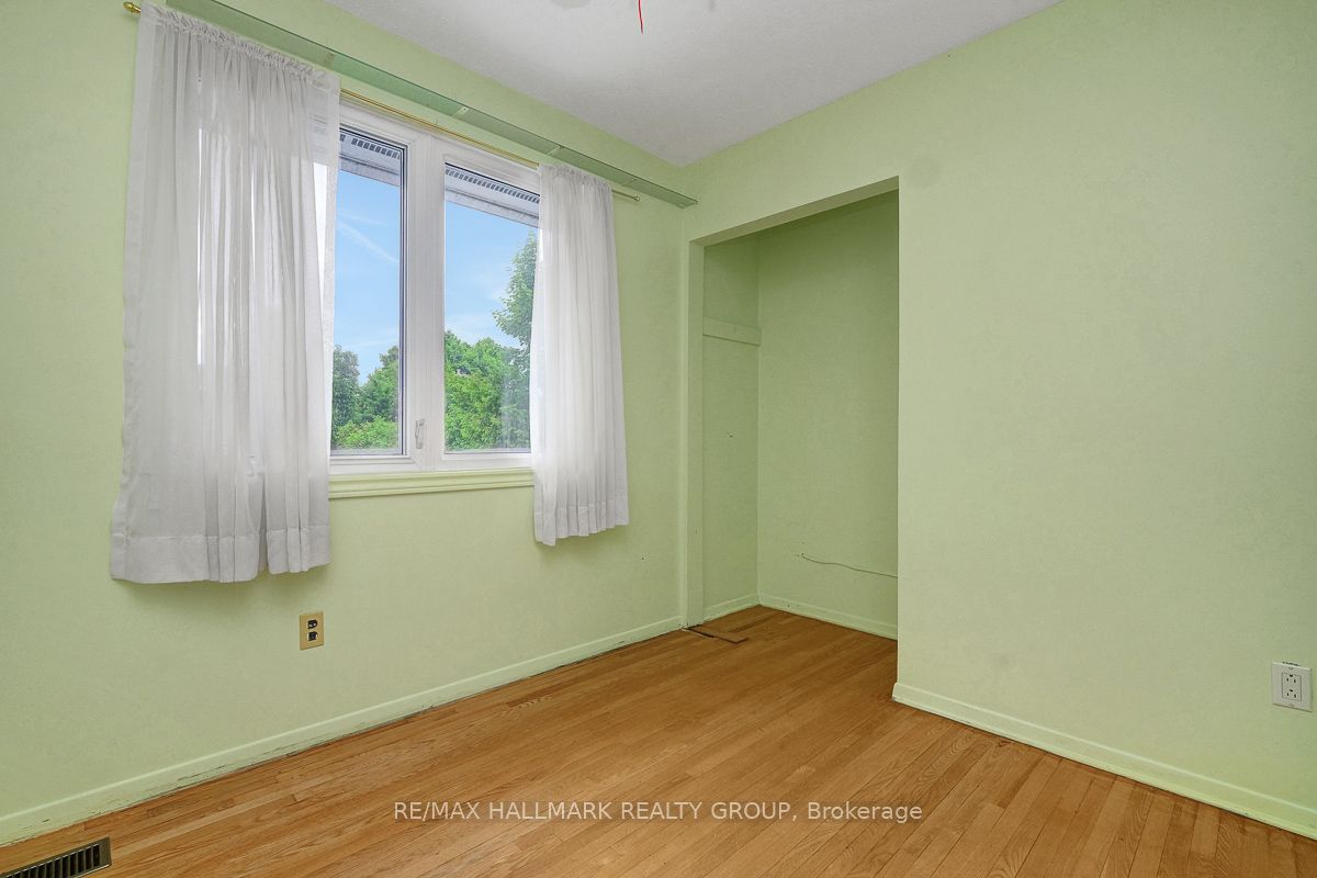 2149 Hubbard Crescent Property Photo 21