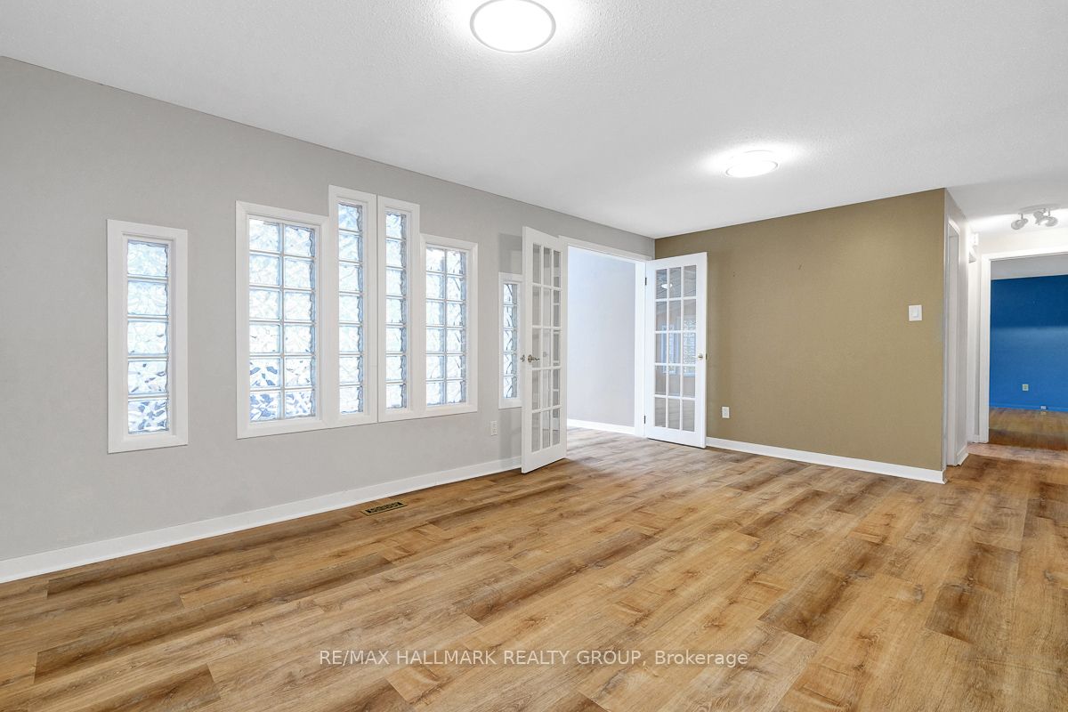 2149 Hubbard Crescent Property Photo 22