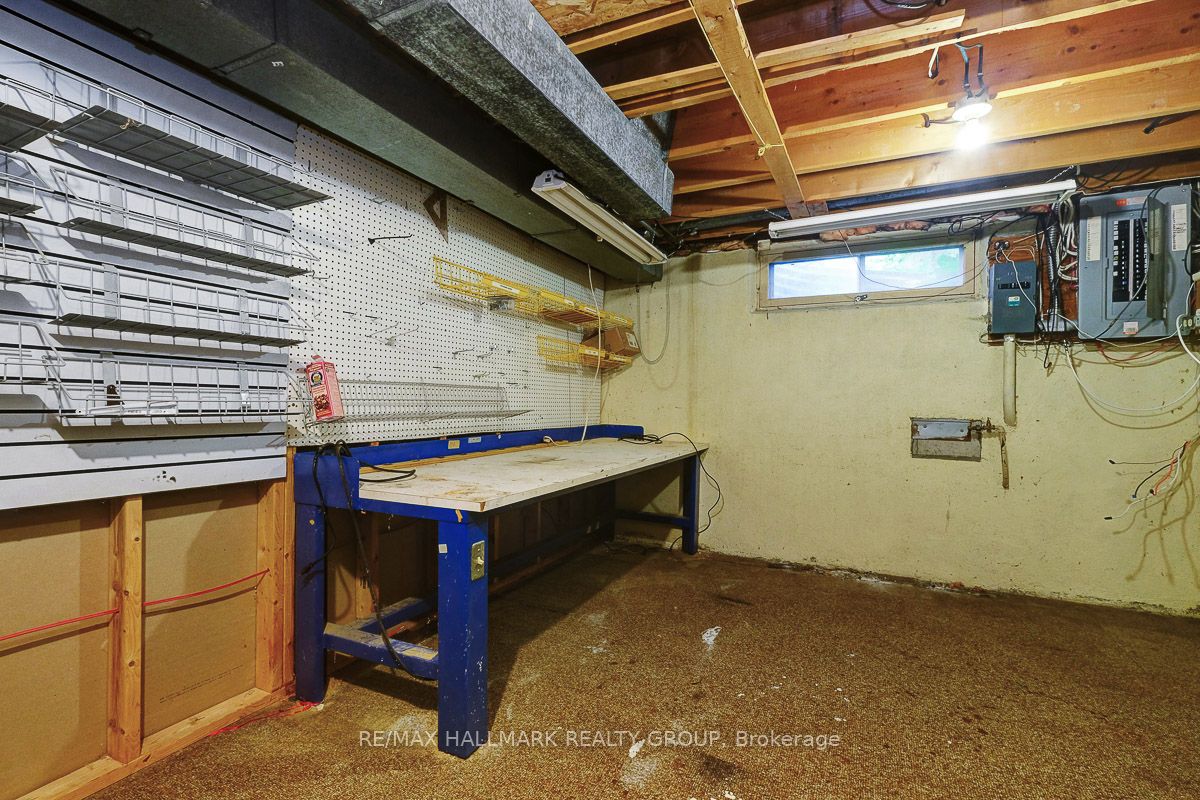 2149 Hubbard Crescent Property Photo 31