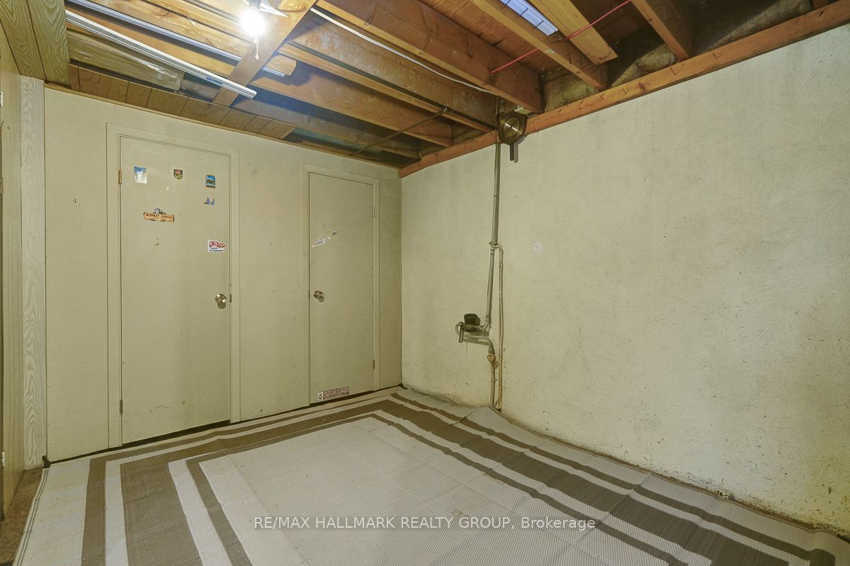 2149 Hubbard Crescent Property Photo 33