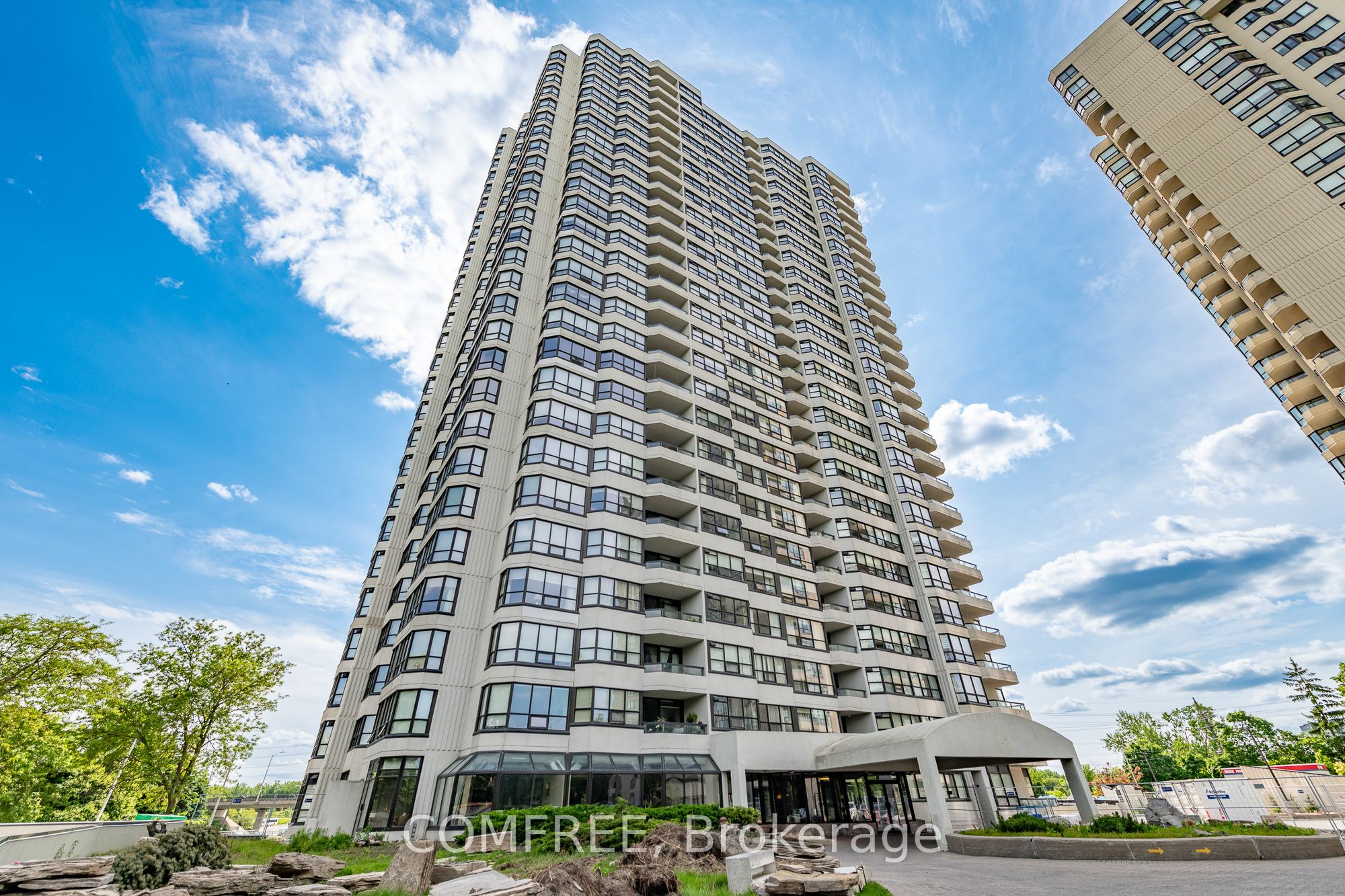 1510 Riverside Drive 2303 Property Photo 2