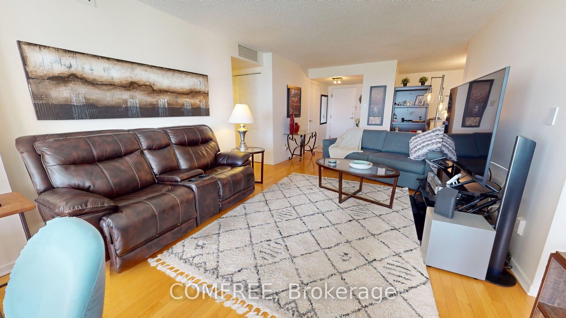 1510 Riverside Drive 2303 Property Photo 9