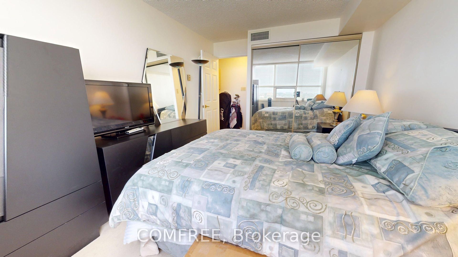 1510 Riverside Drive 2303 Property Photo 11