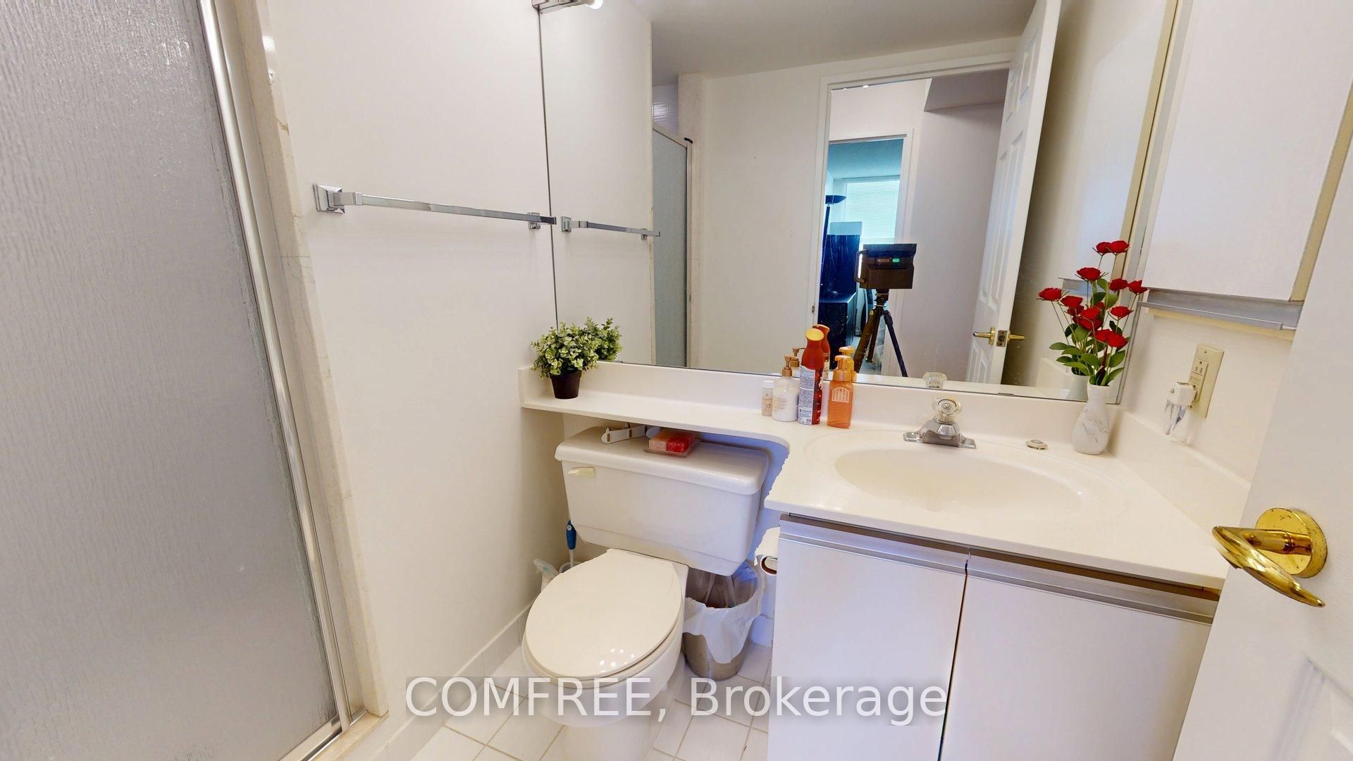 1510 Riverside Drive 2303 Property Photo 16