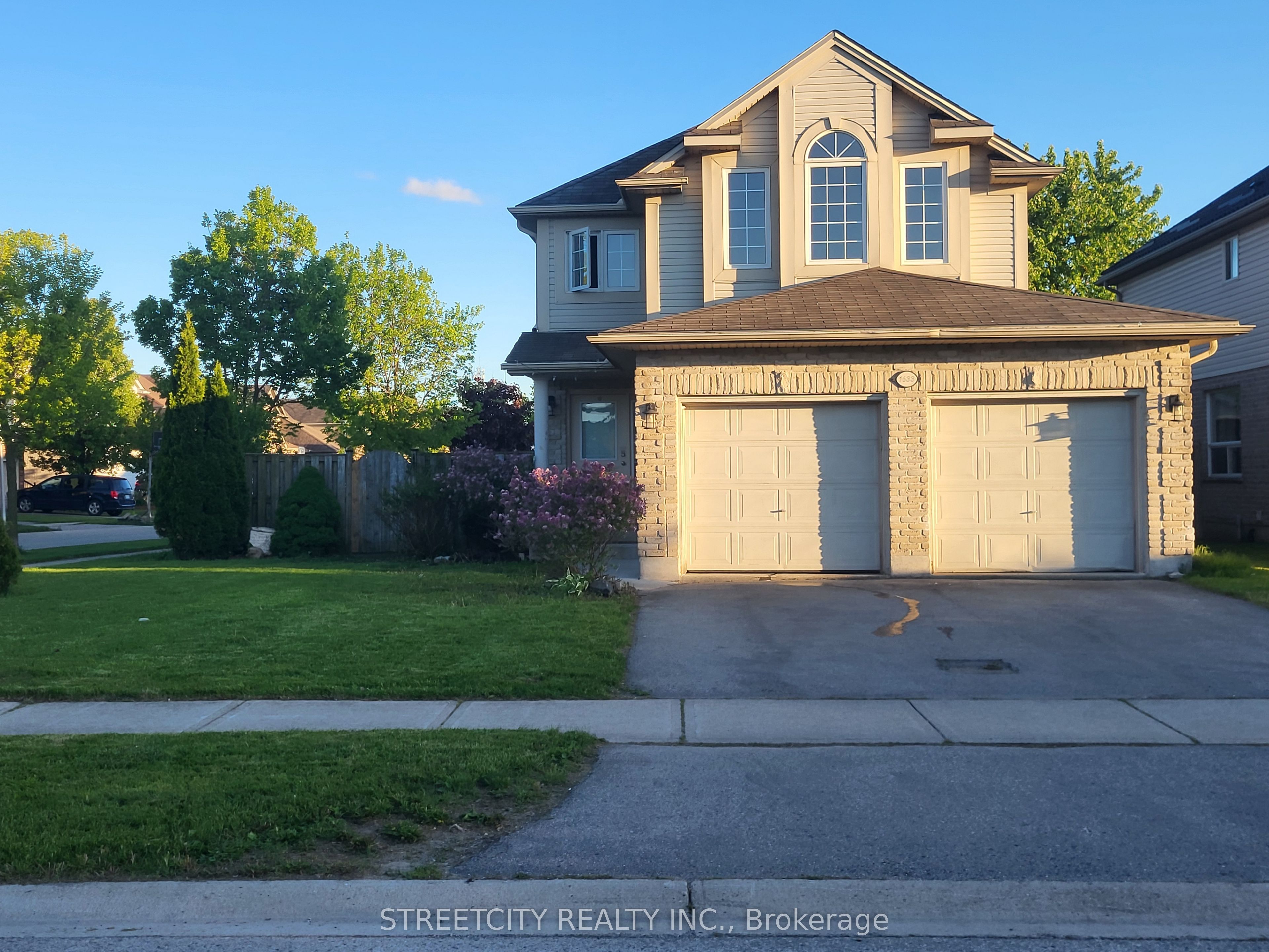 1633 McNeil Place Property Photo 1