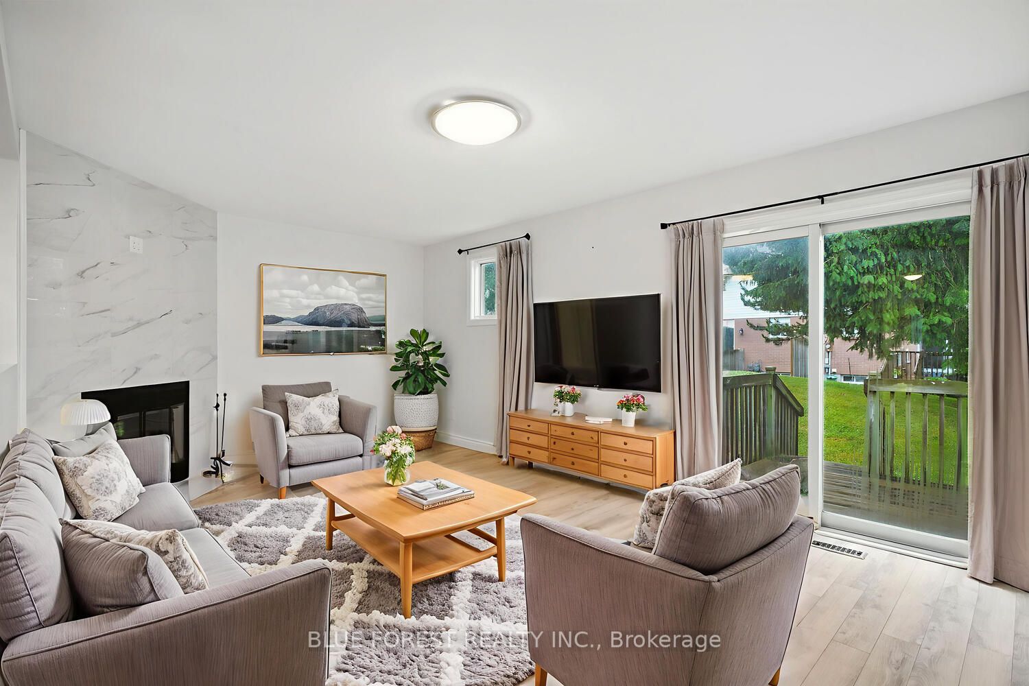 1318 Highbury Avenue N 76 Property Photo 3