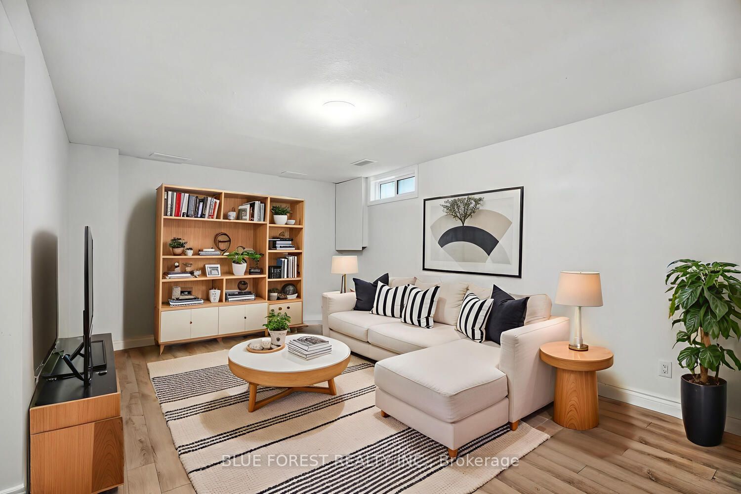1318 Highbury Avenue N 76 Property Photo 14